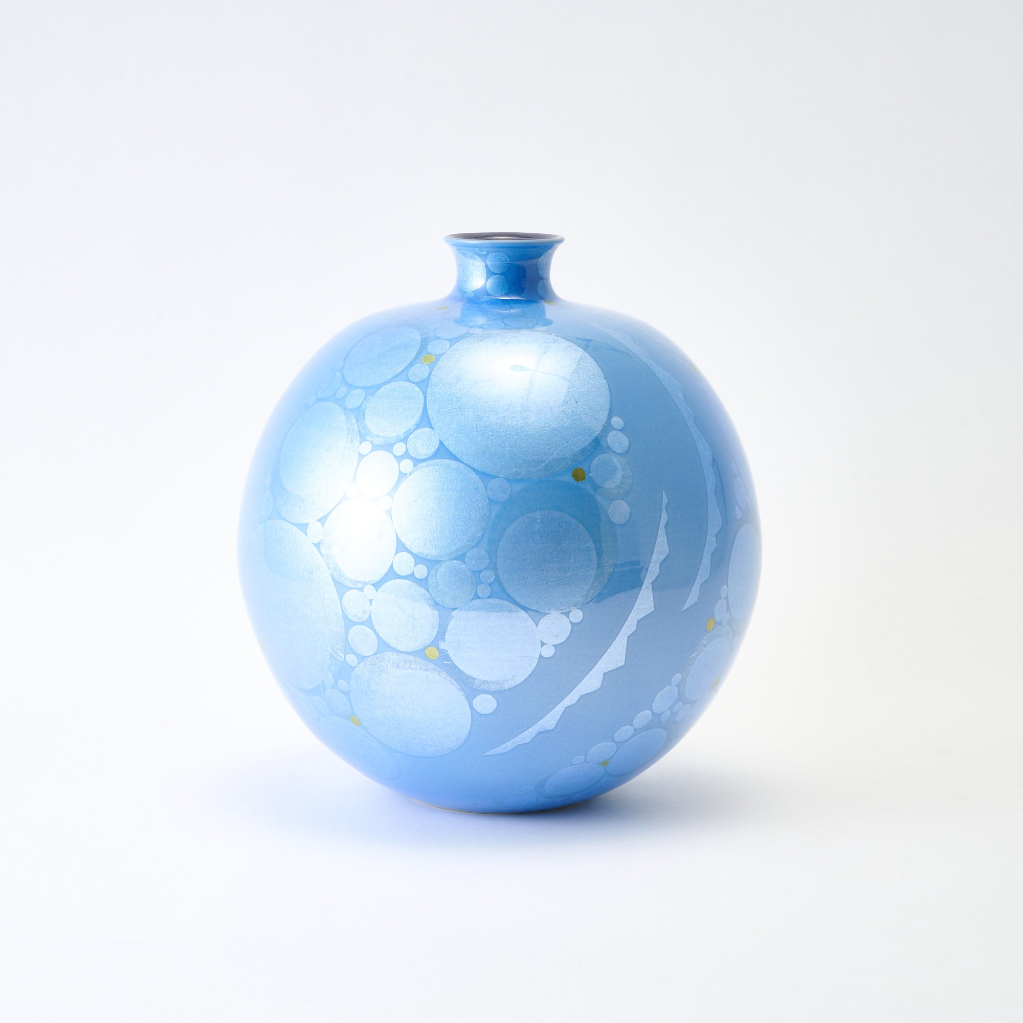 Yuri-Ginsai Pale Azure Circular Pattern Vase