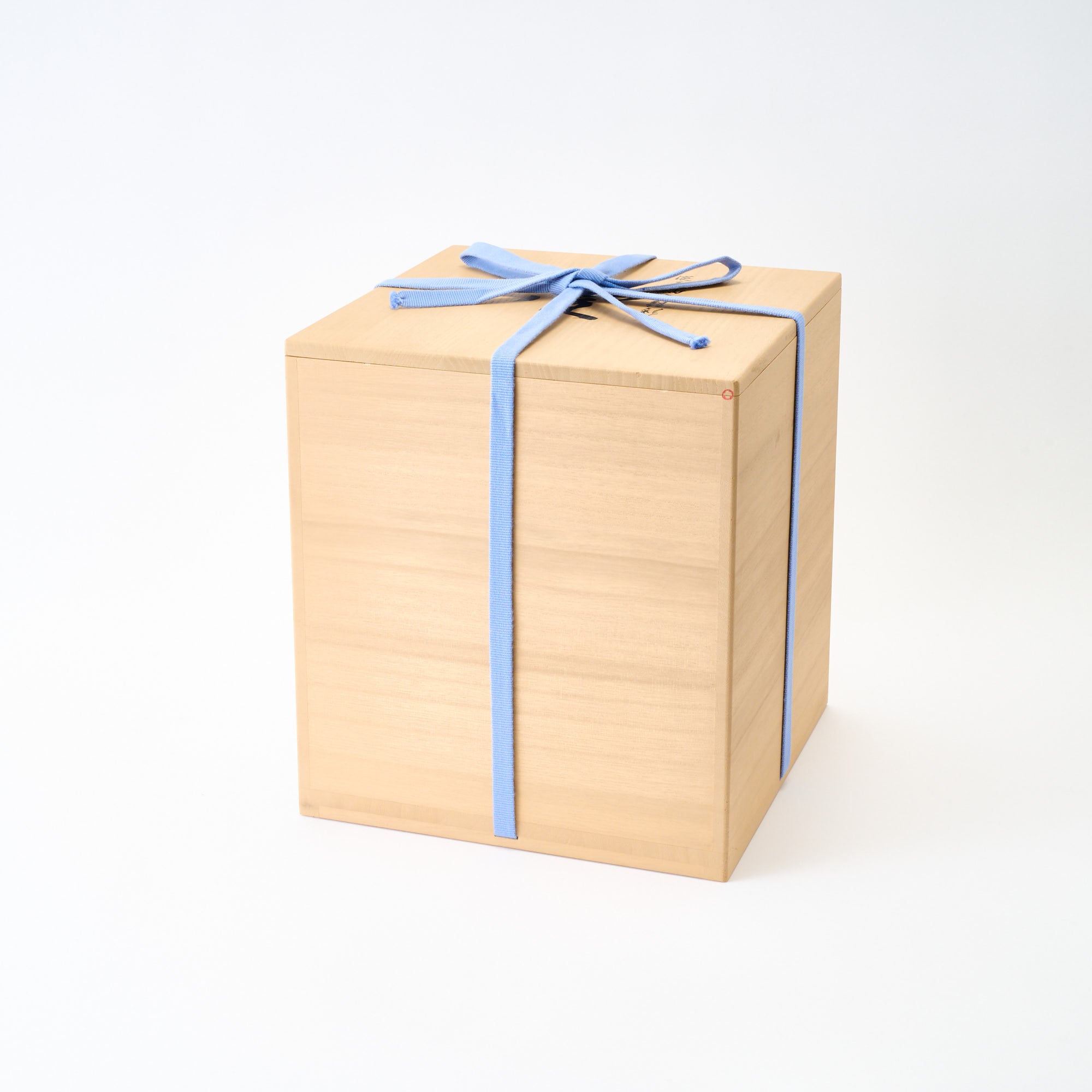 Yuri-Ginsai Pale Azure Circular Pattern Vase