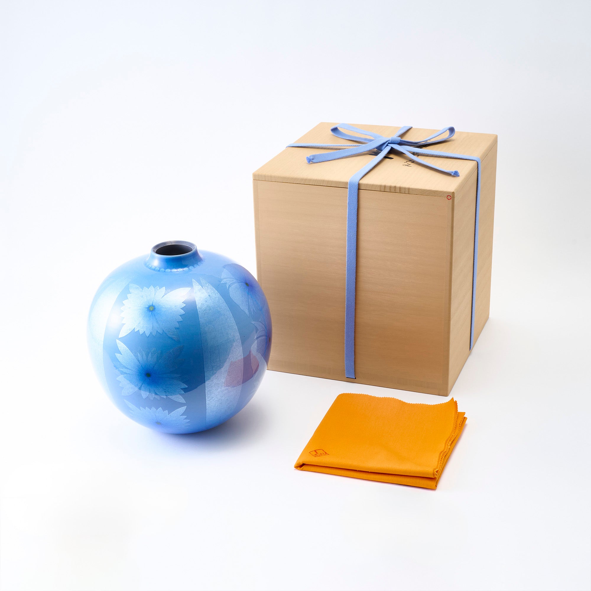 Yuri-Ginsai Pale Azure Flower Pattern Vase