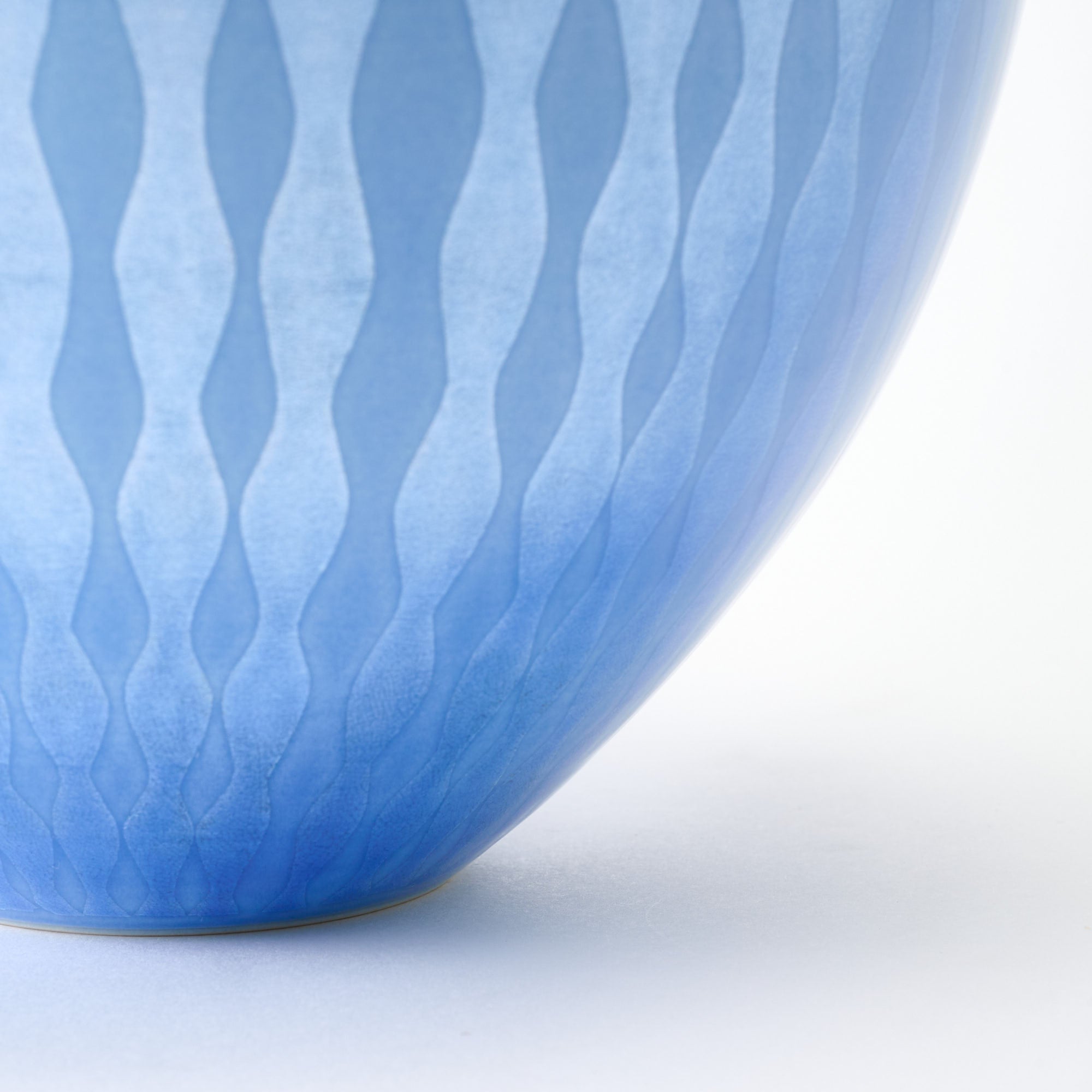 Yuri-Ginsai Pale Azure Rising Steam Pattern Vase