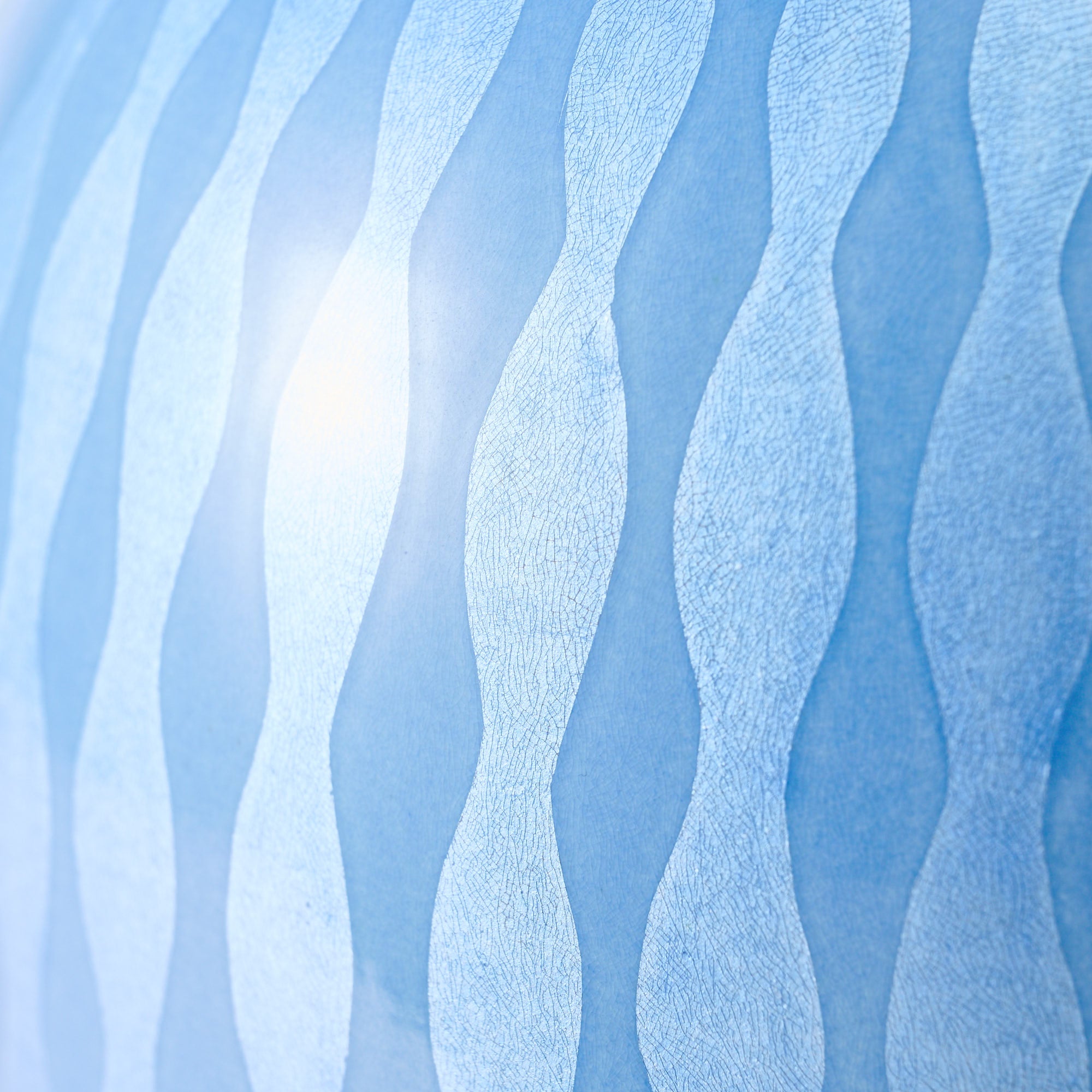 Yuri-Ginsai Pale Azure Rising Steam Pattern Vase