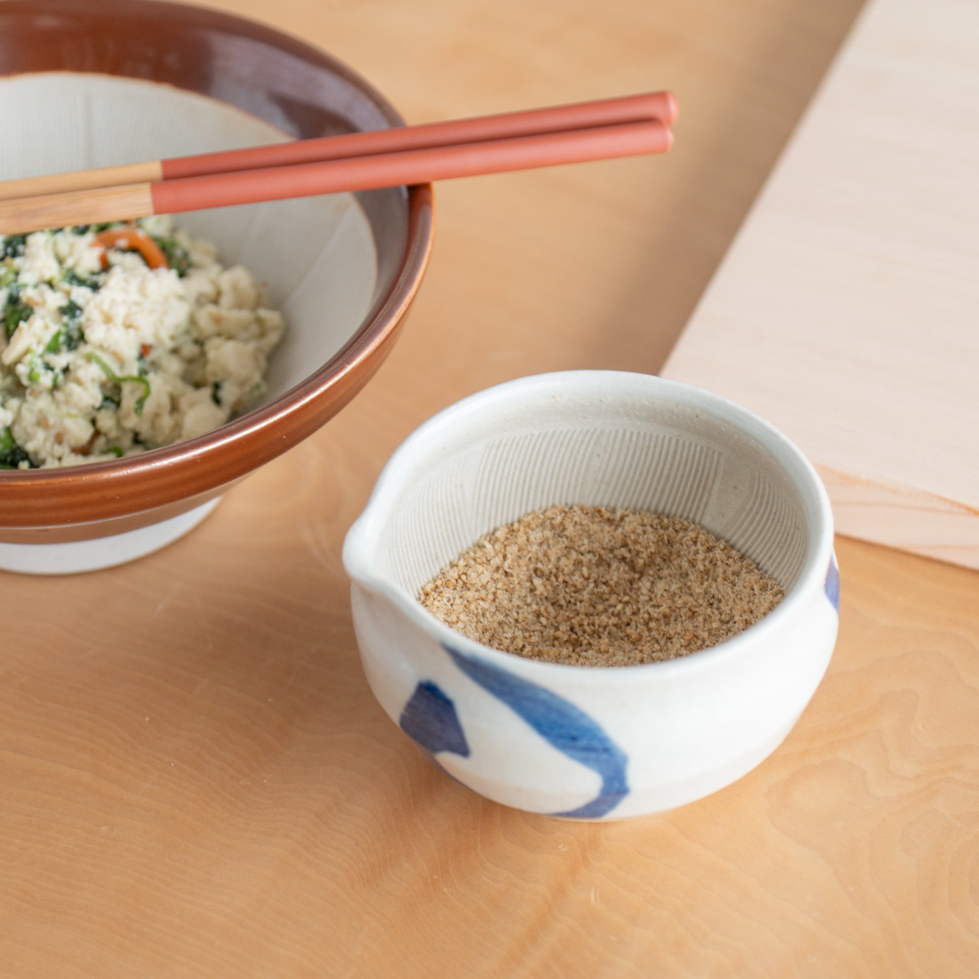 Blue Circle Round Mortar with Spout 4.2 In