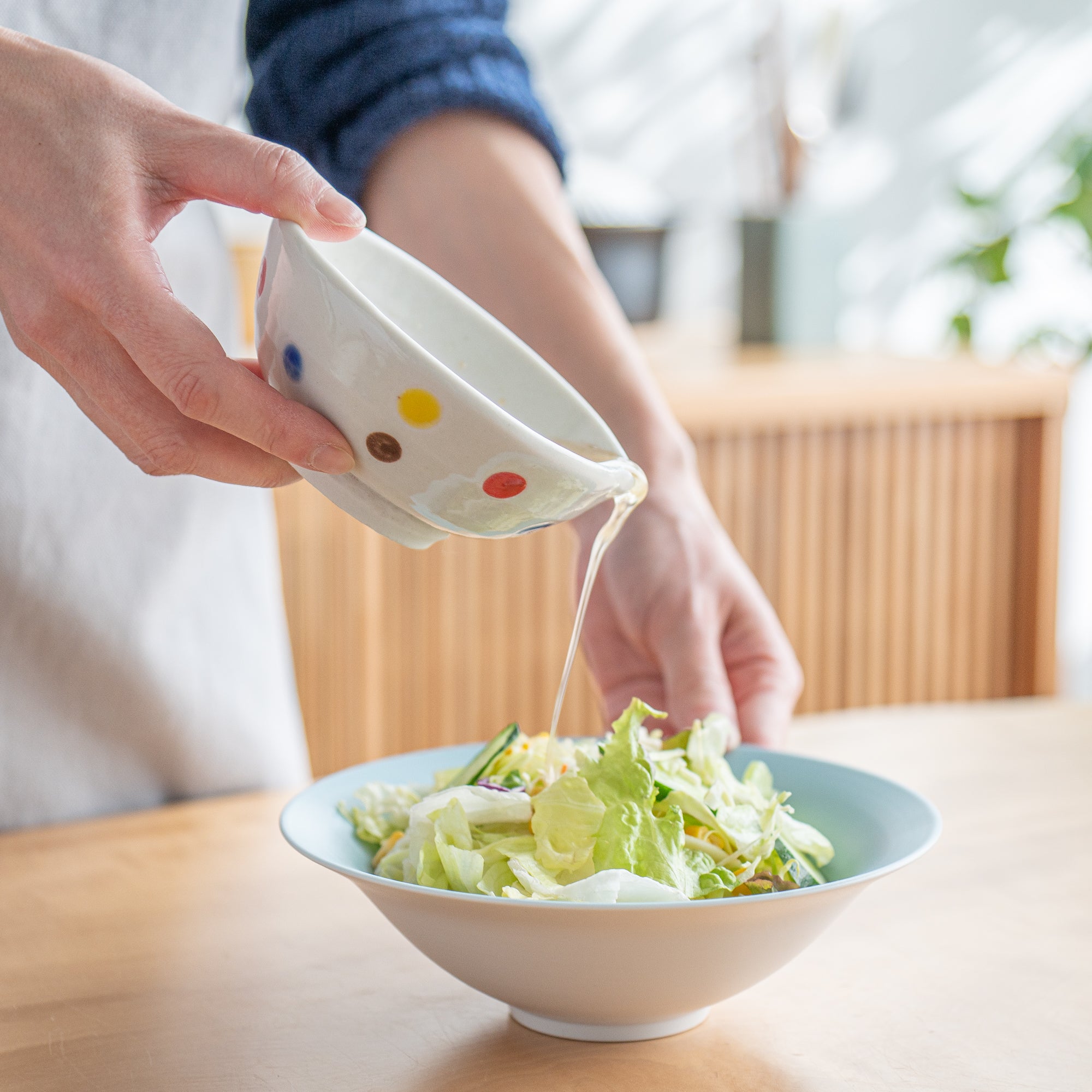 Polka Dot Shallow Mortar with Spout 4.5 In