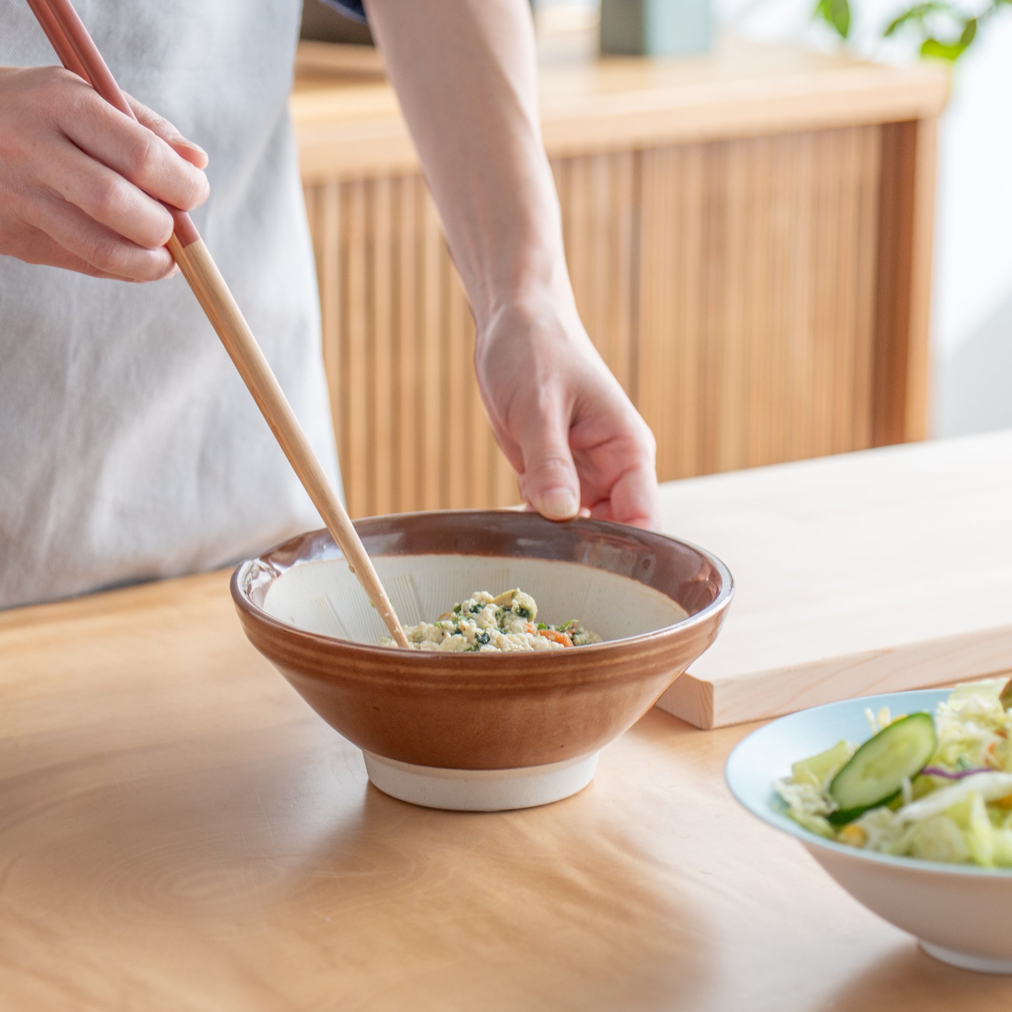 Dark Brown Mortar with Spout 7.1 In