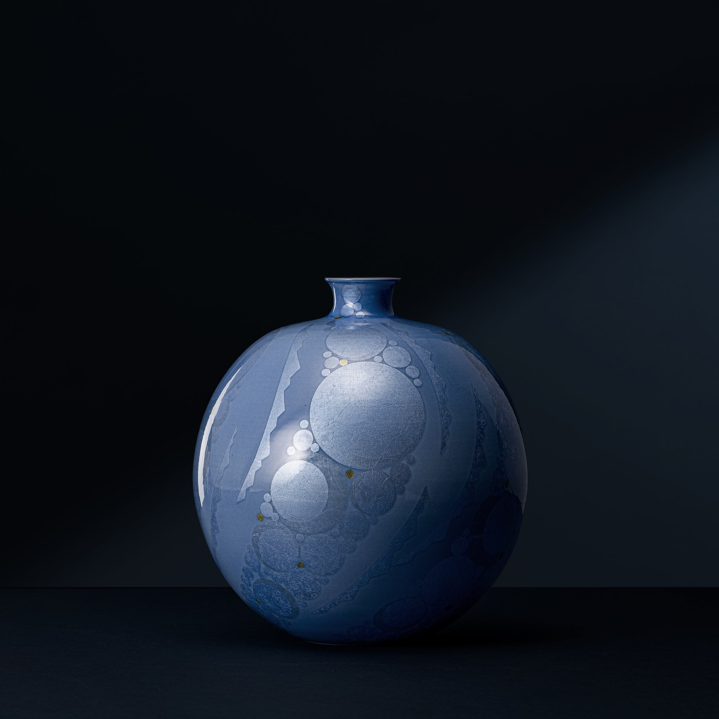 Yuri-Ginsai Pale Azure Circular Pattern Vase