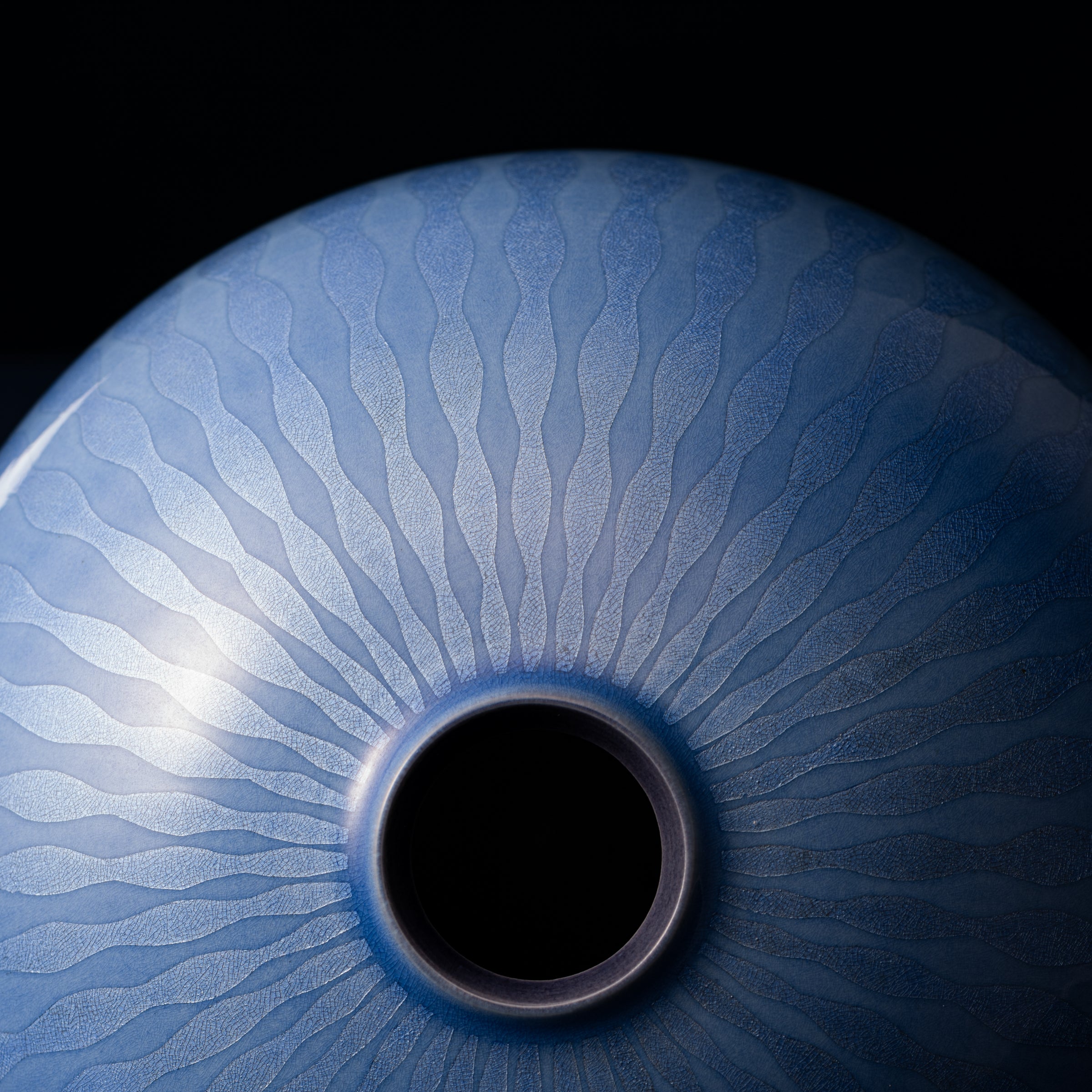 Yuri-Ginsai Pale Azure Rising Steam Pattern Vase