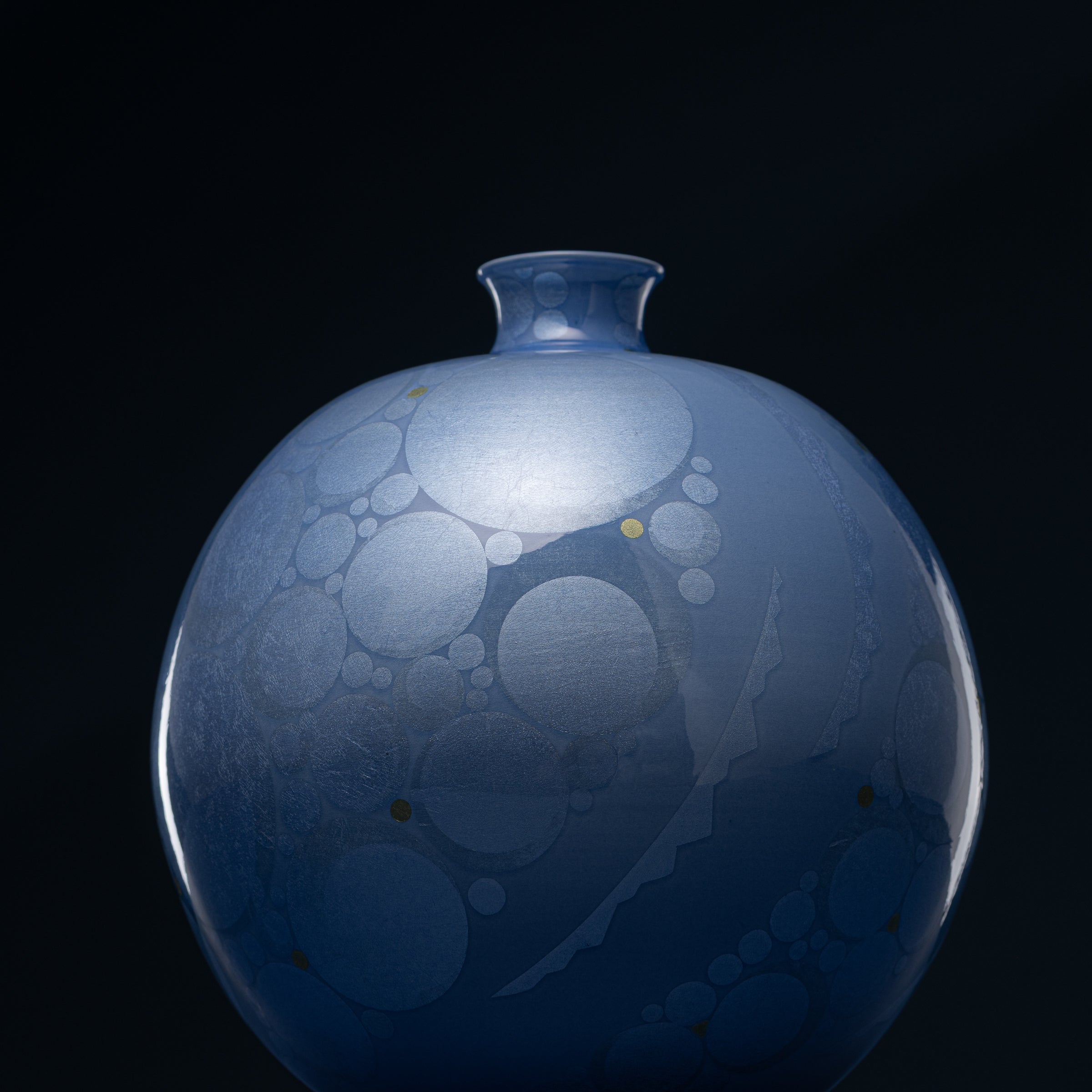 Yuri-Ginsai Pale Azure Circular Pattern Vase
