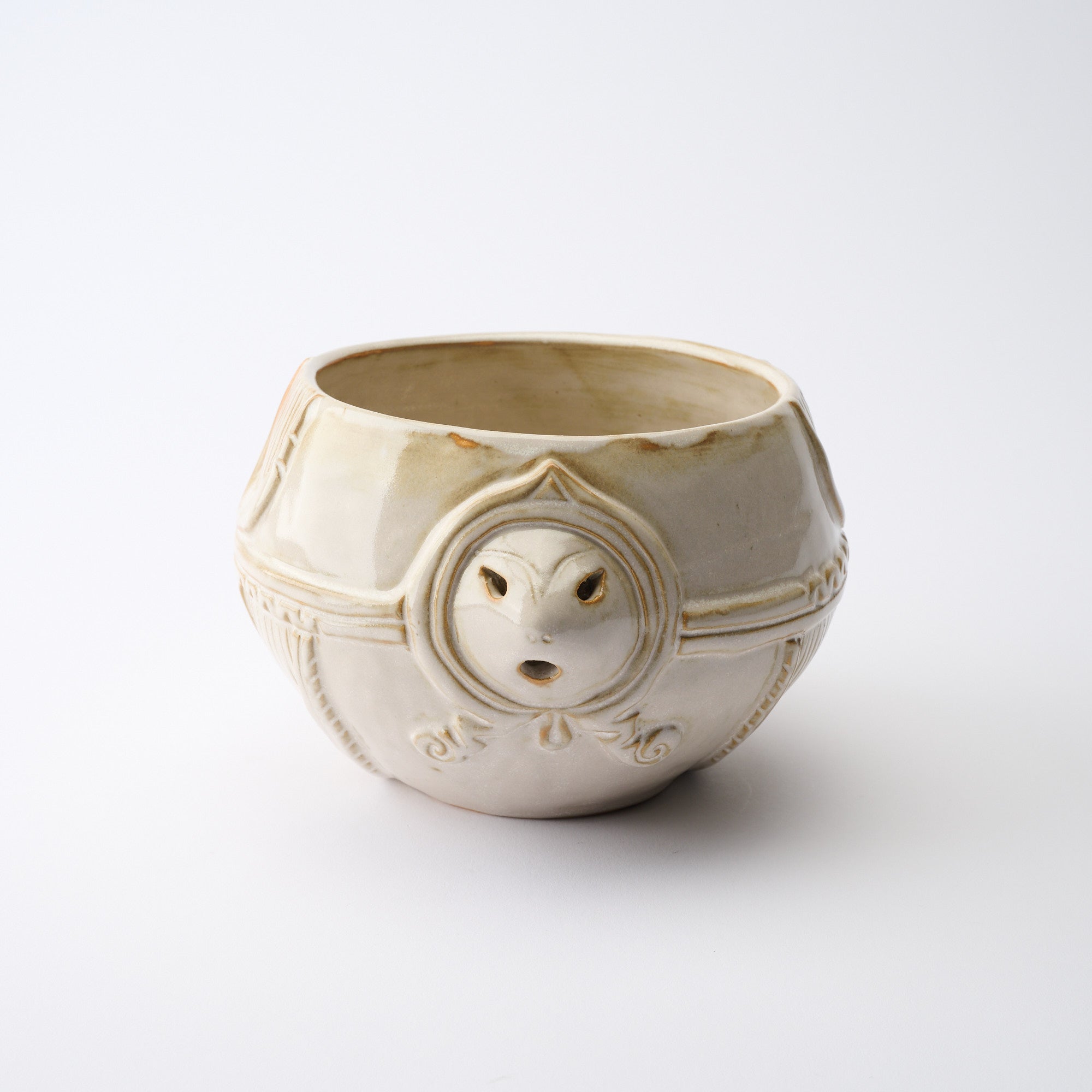 Taido White Jomon Cachepot