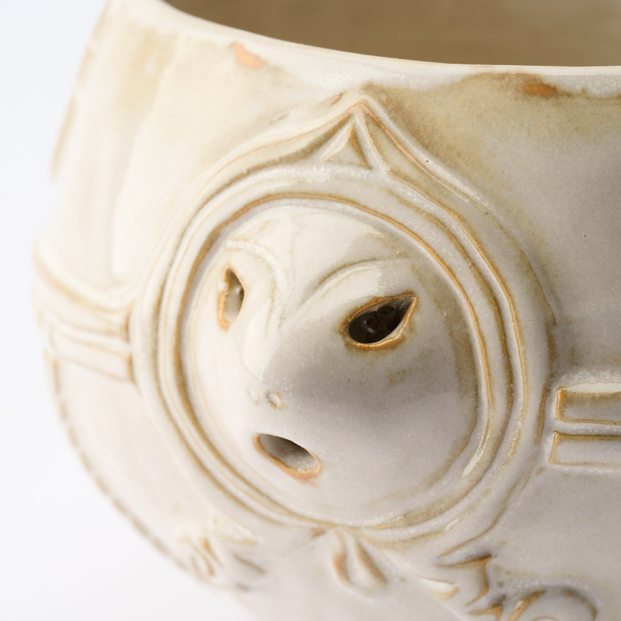 Taido White Jomon Cachepot