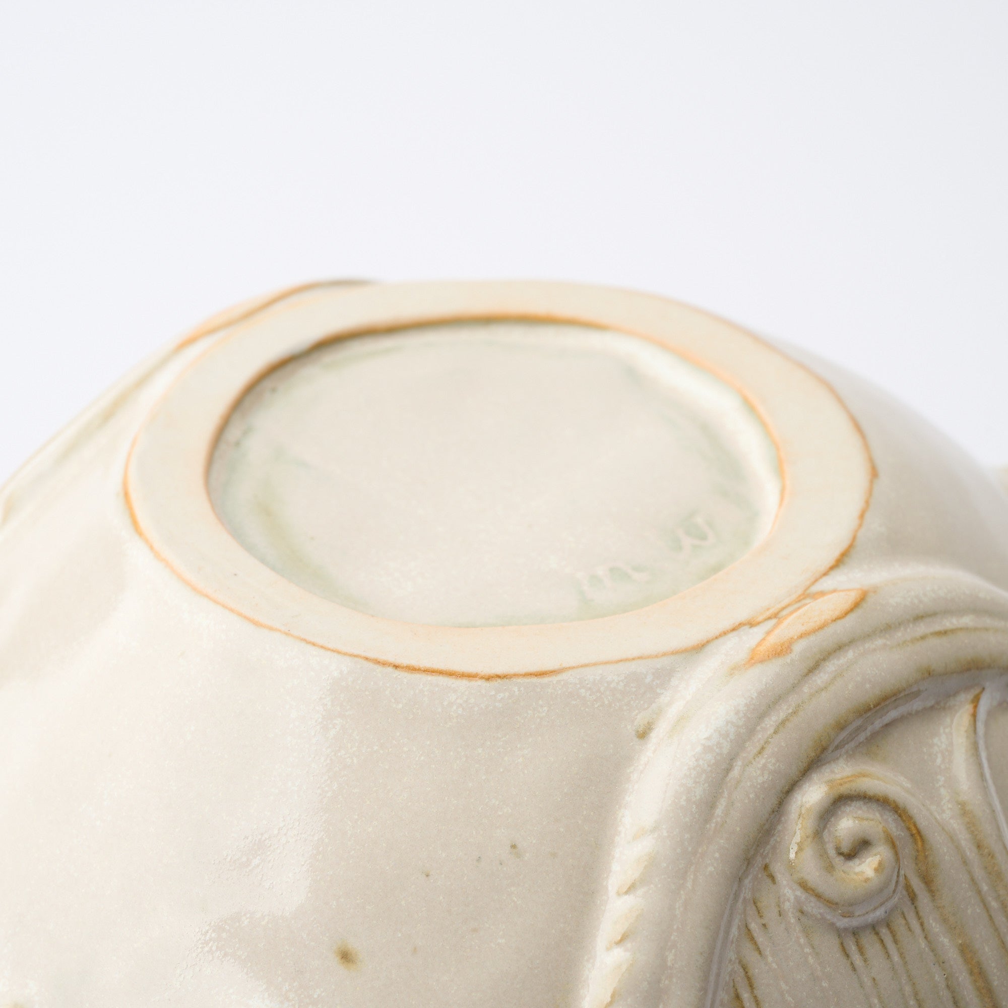 Taido White Jomon Cachepot