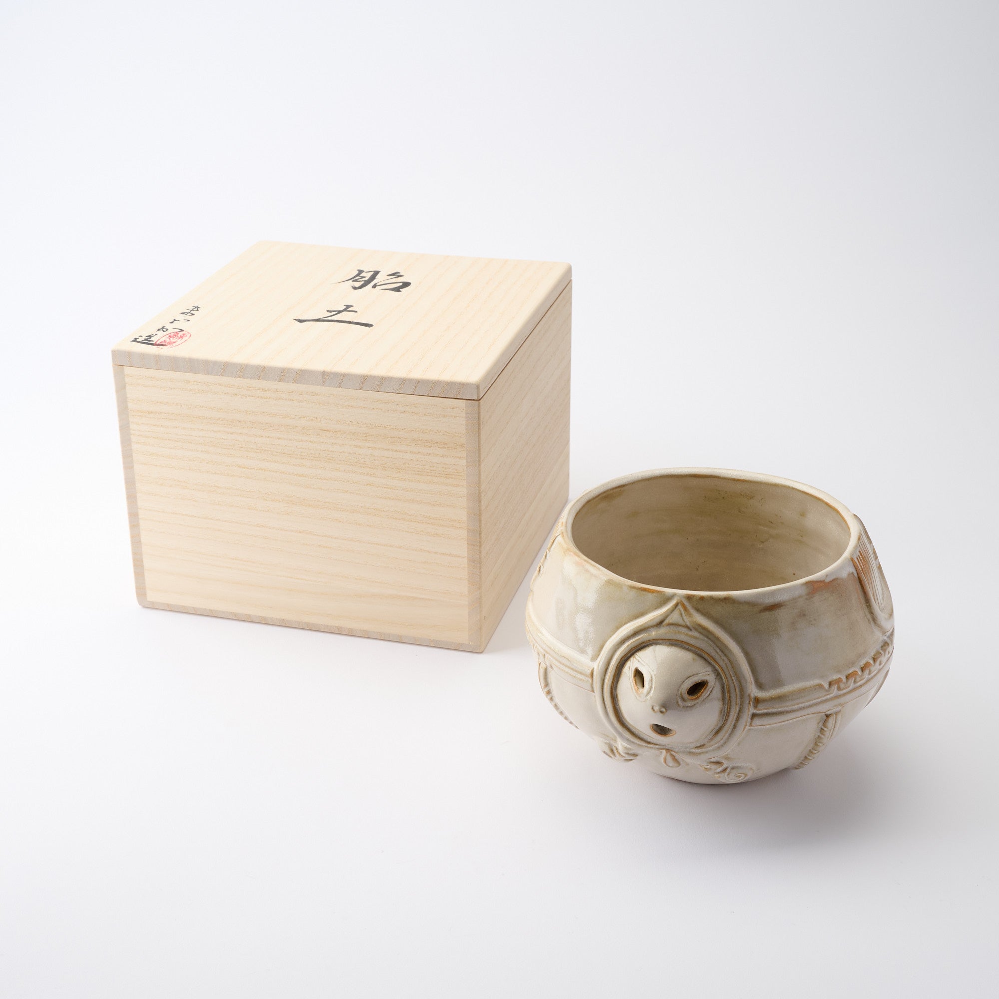 Taido White Jomon Cachepot