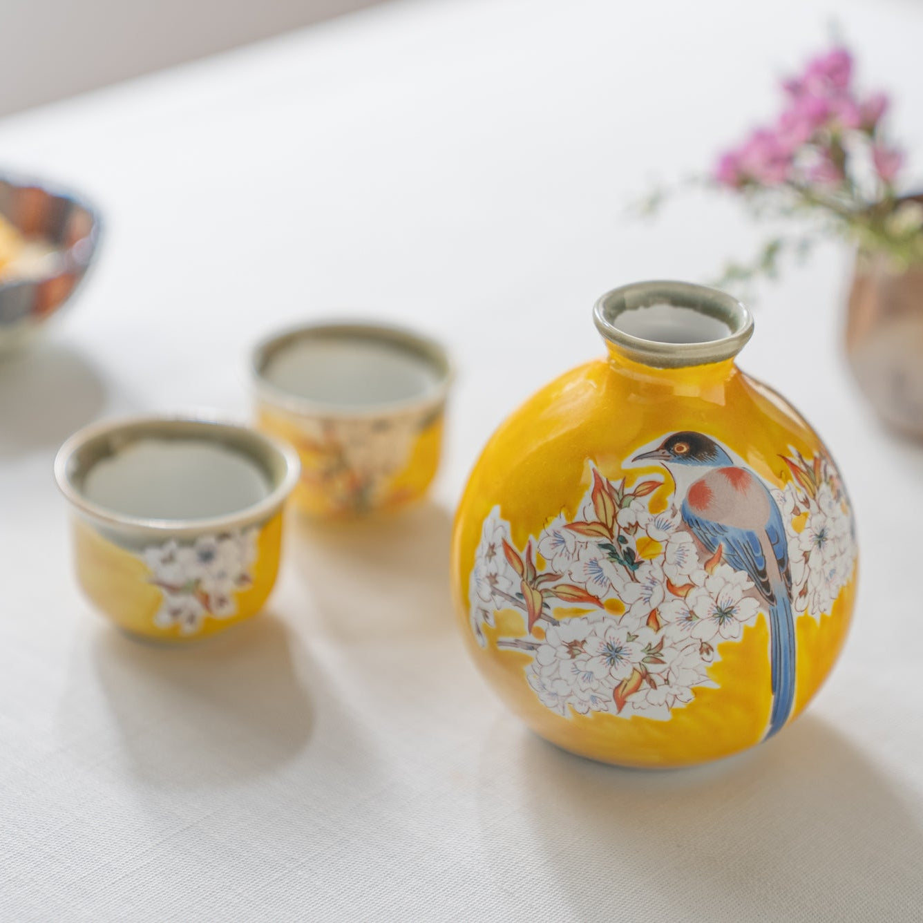 Yoshidaya Sakura and Bird Sake Set