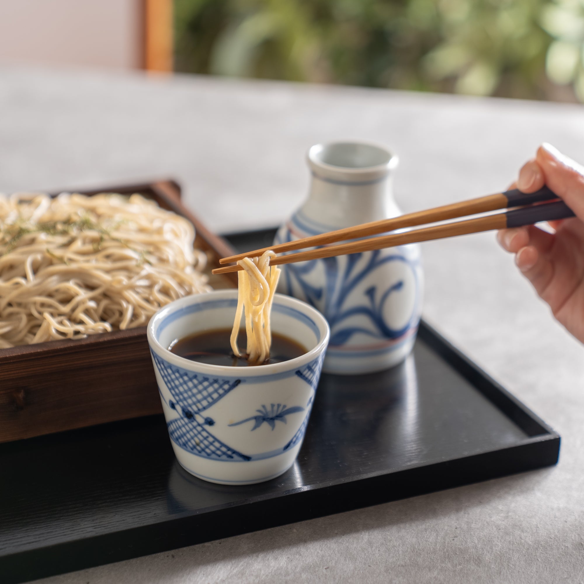 Taza de soba choko con estampado tradicional