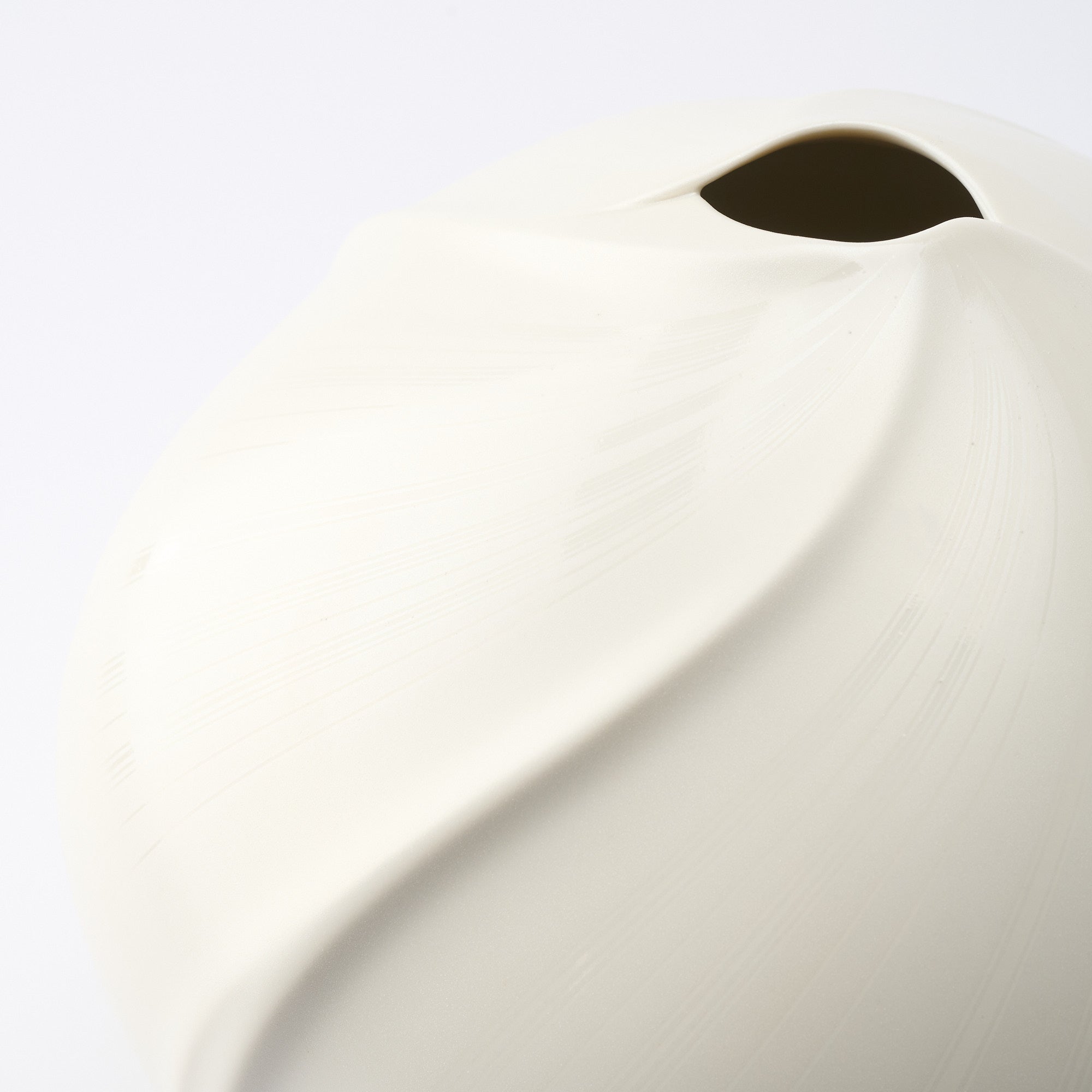 Shinju Kosai Round Vase