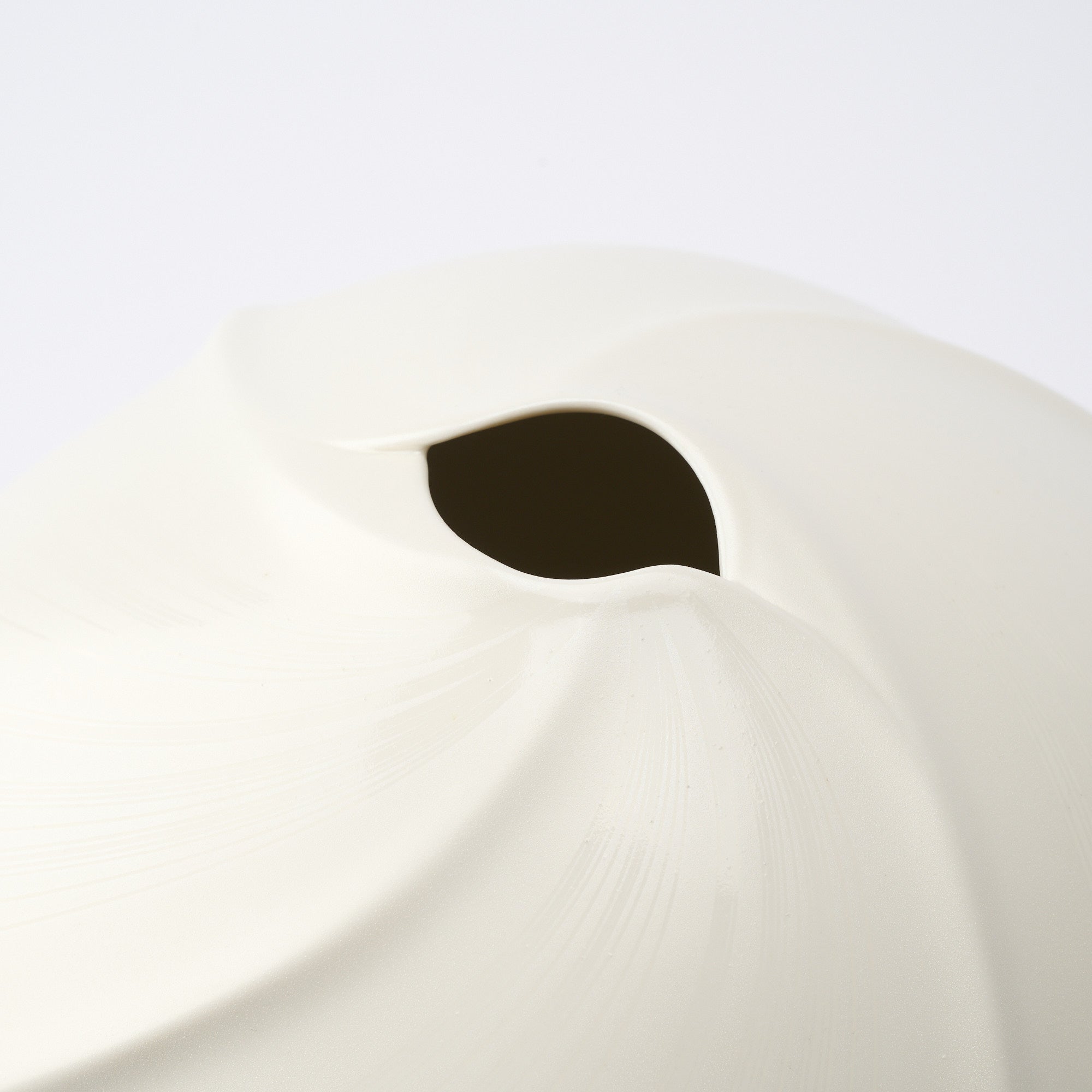 Shinju Kosai Round Vase