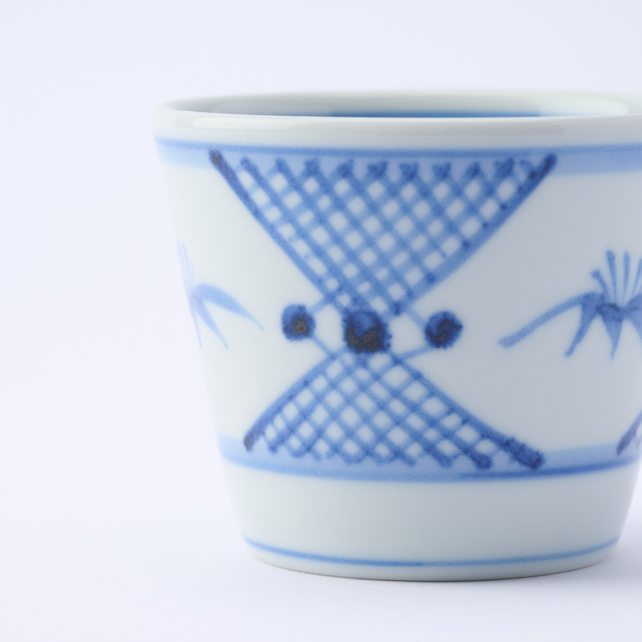 Taza de soba choko con estampado tradicional