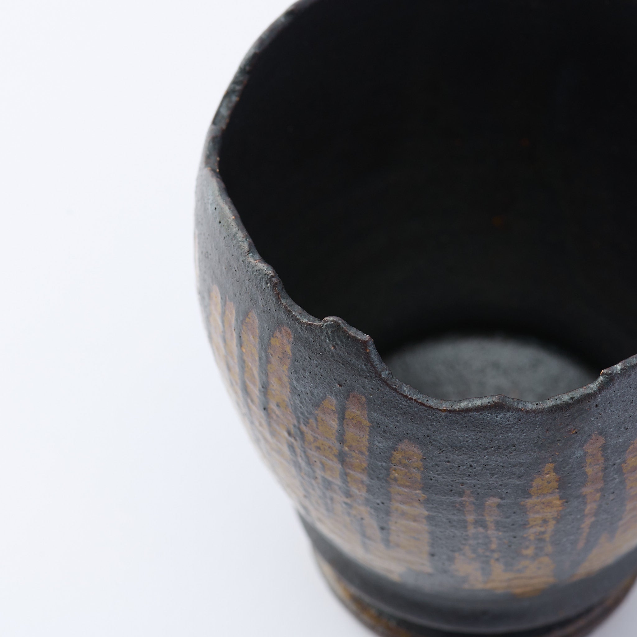 Chalaza Cracked Rim Brown Inlay on Black Plant Pot 3.7 In