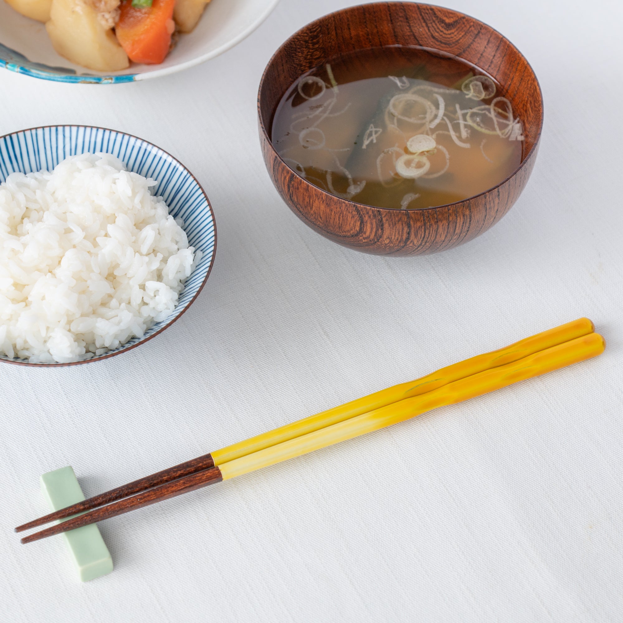 Gelb Perfekte Passform, spülmaschinenfest, wiederverwendbare Essstäbchen aus Wakasa-Lack