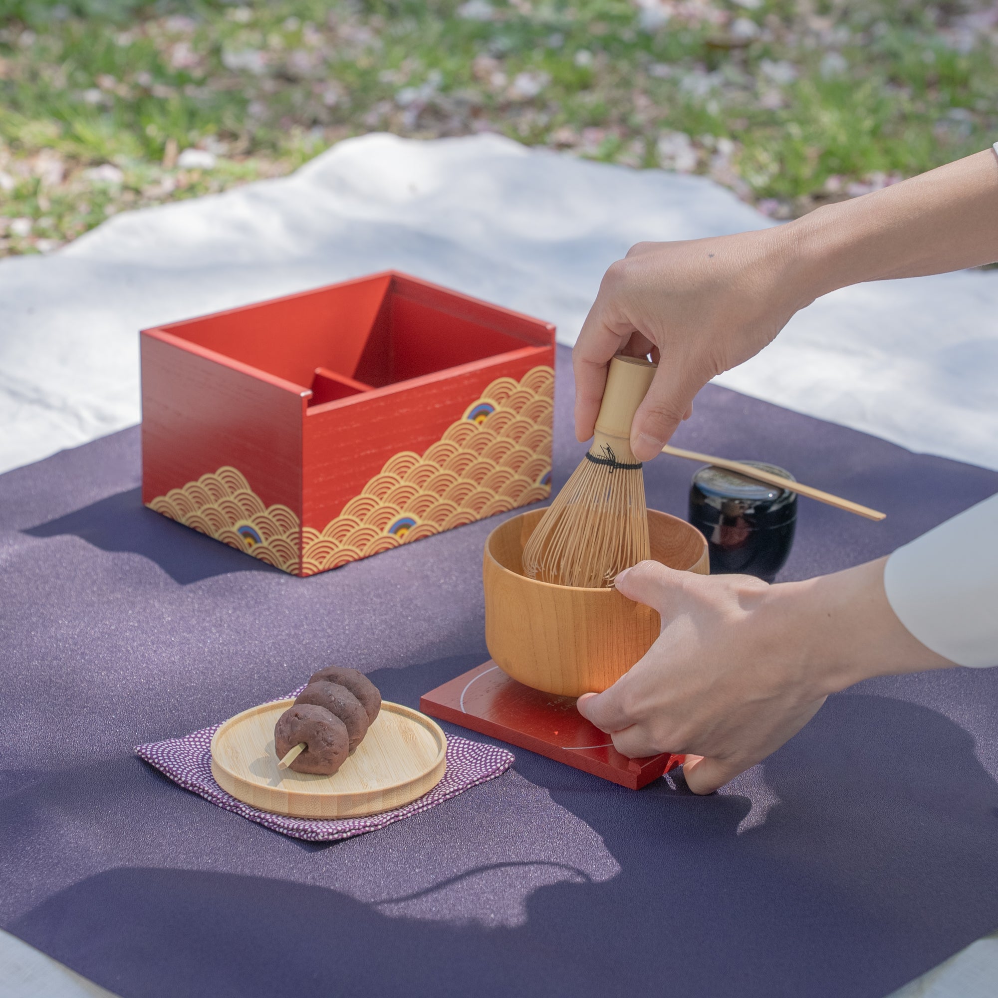 Yu-Chabako Red & Wave Pattern Matcha Tea Set