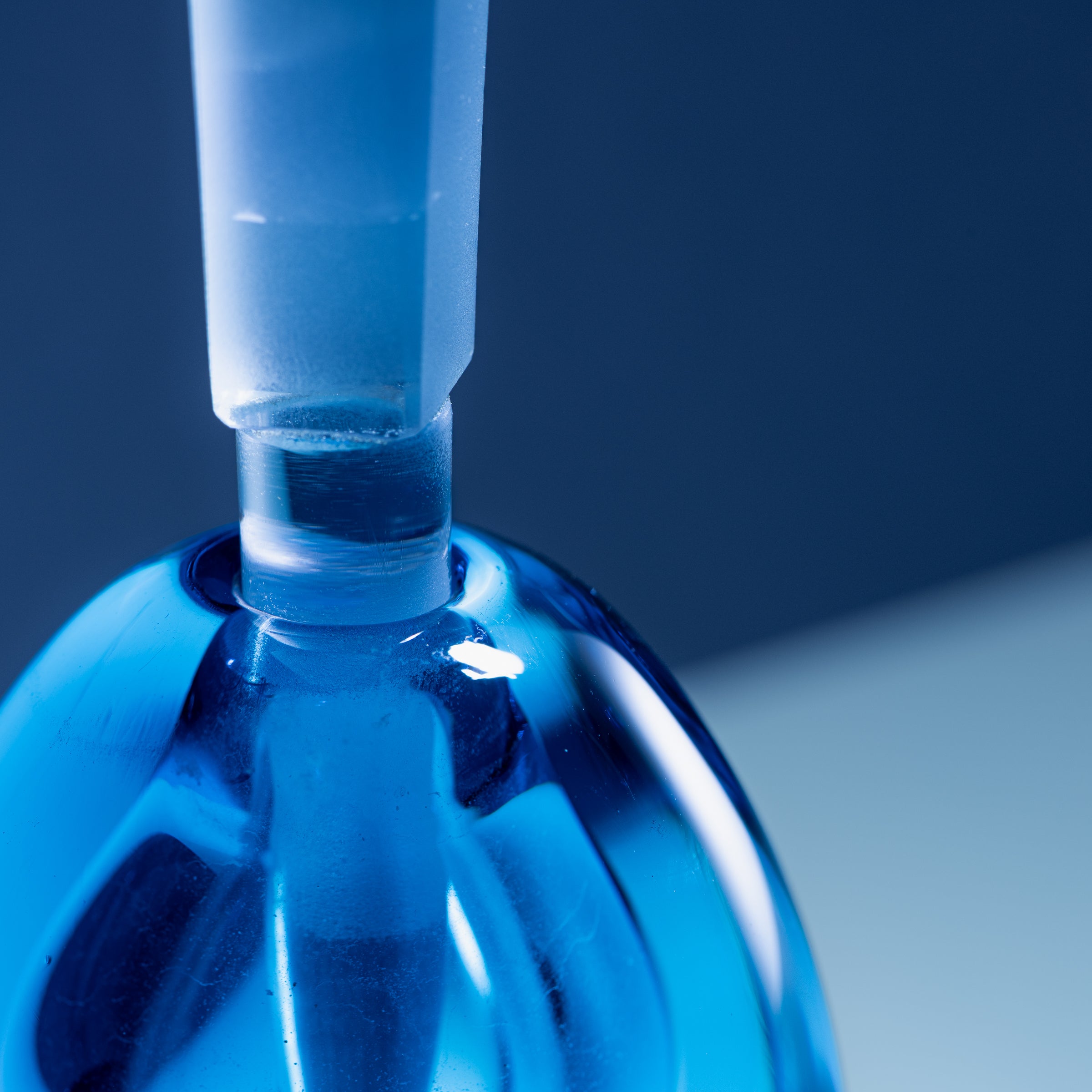 Erinnerungen an die Farben des Ozeans Blau Parfümflasche