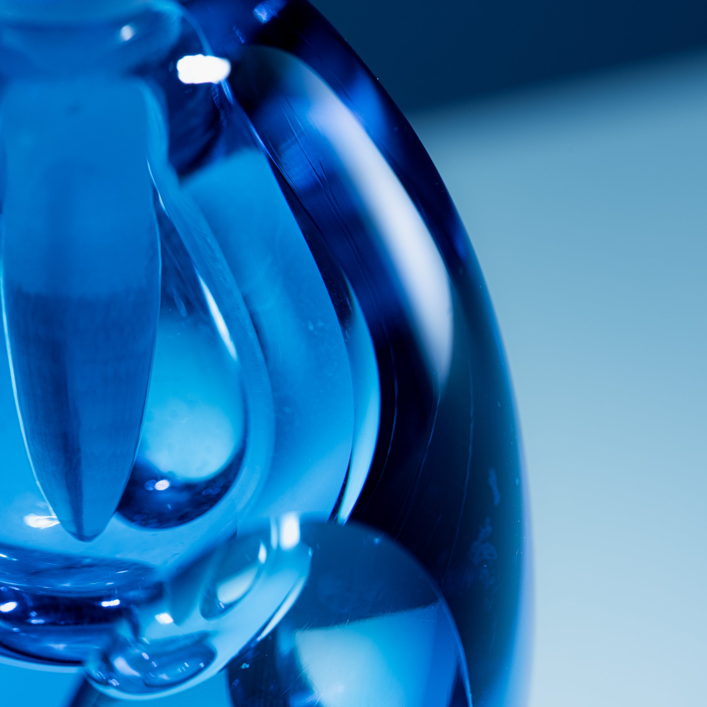 Erinnerungen an die Farben des Ozeans Blau Parfümflasche