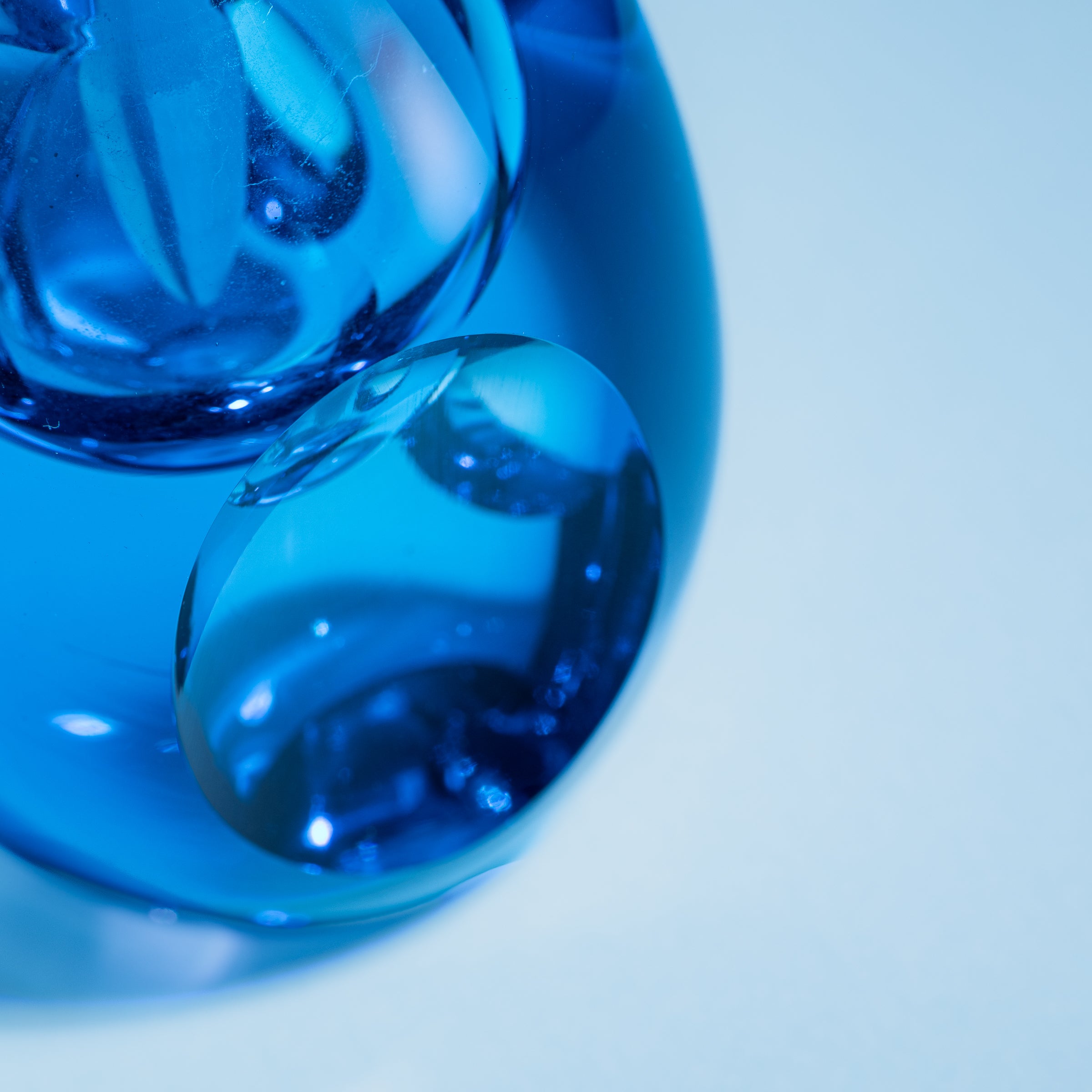 Erinnerungen an die Farben des Ozeans Blau Parfümflasche