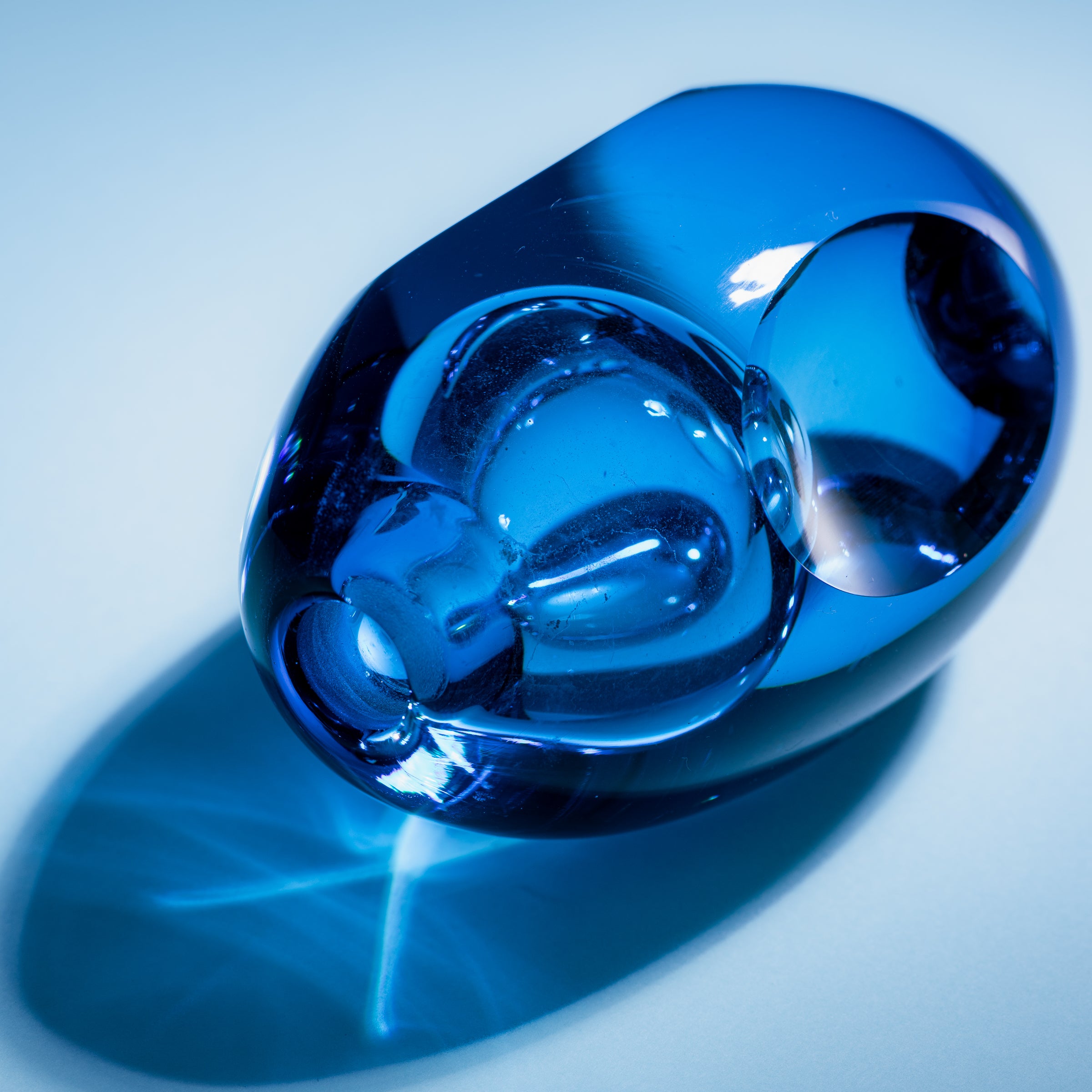 Erinnerungen an die Farben des Ozeans Blau Parfümflasche