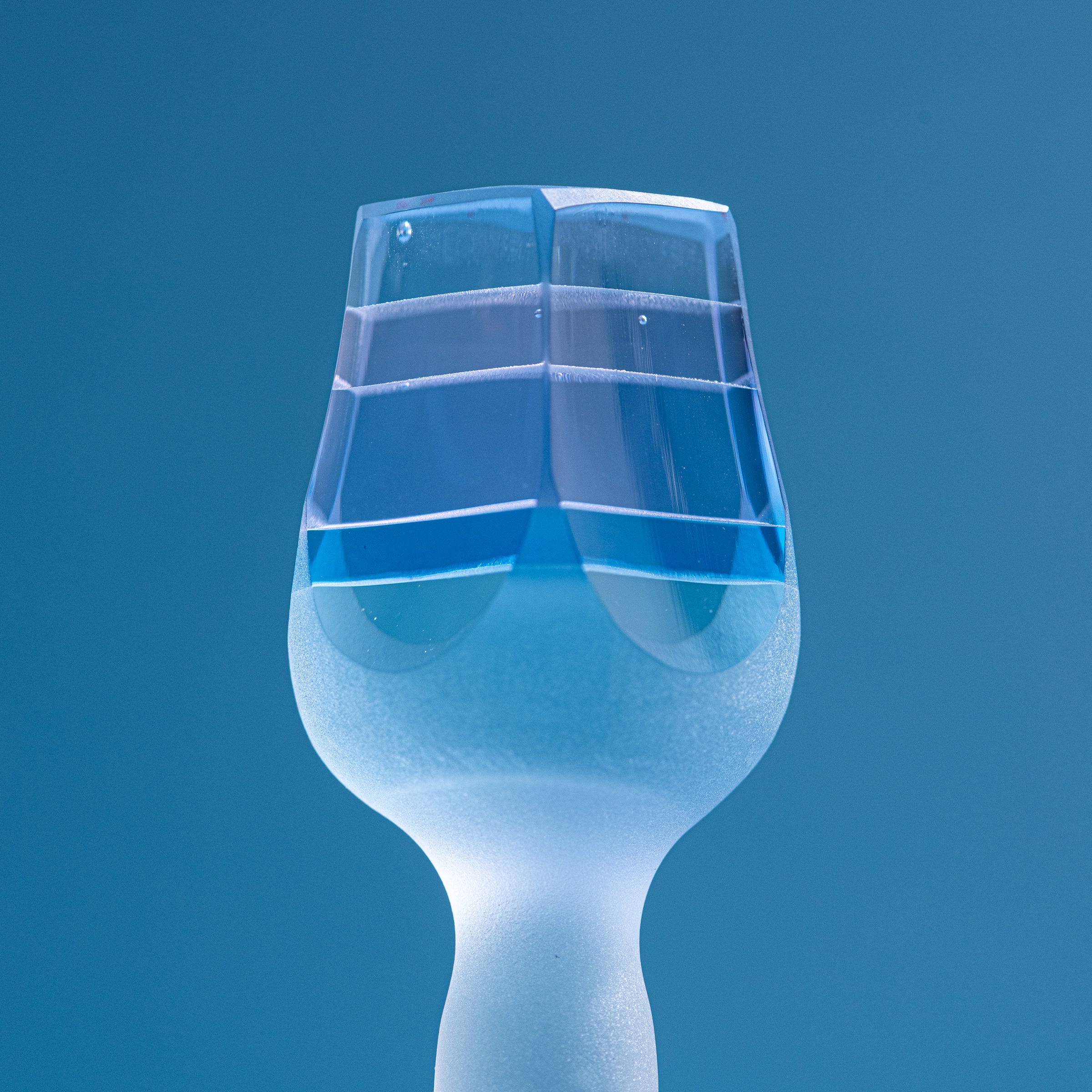 Erinnerungen an die Farben des Himmels Blau Parfümflasche