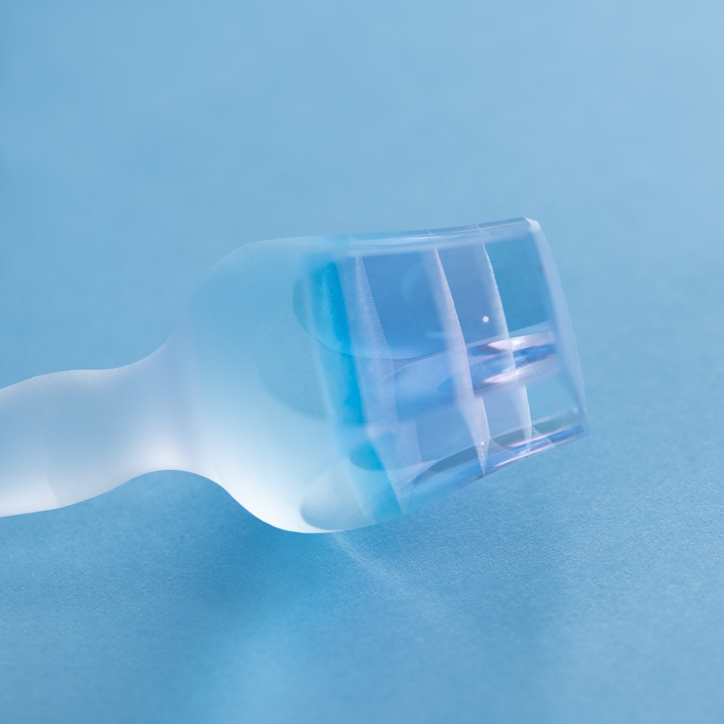 Erinnerungen an die Farben des Himmels Blau Parfümflasche