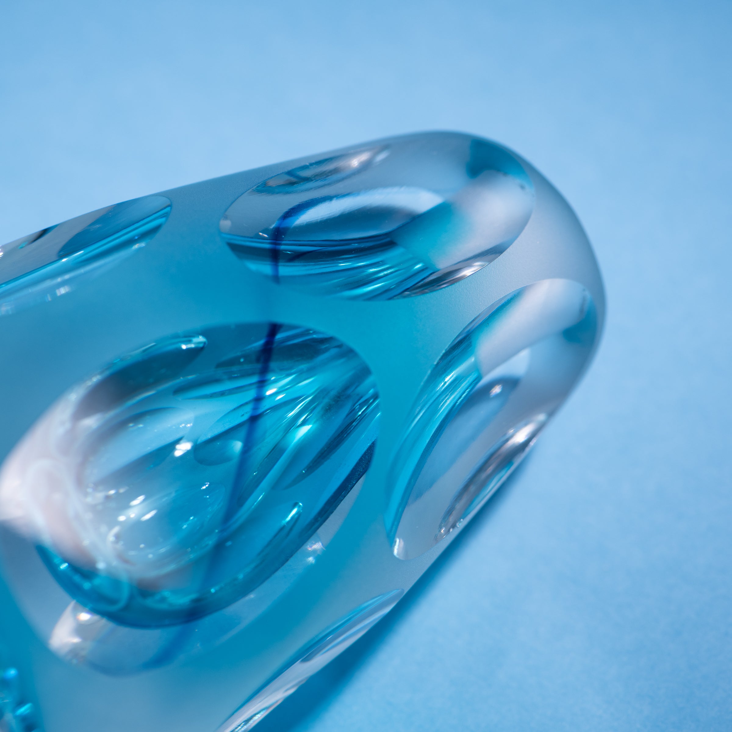 Erinnerungen an die Farben des Himmels Blau Parfümflasche