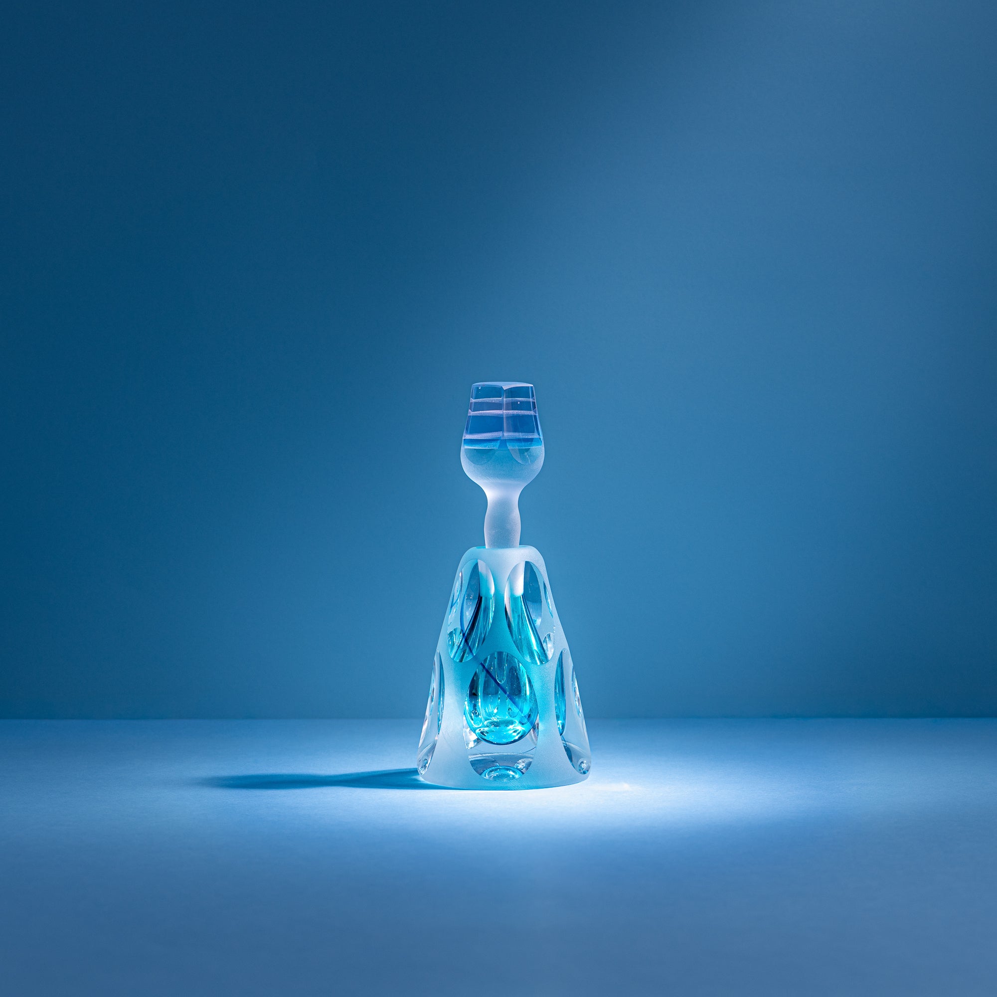 Erinnerungen an die Farben des Himmels Blau Parfümflasche