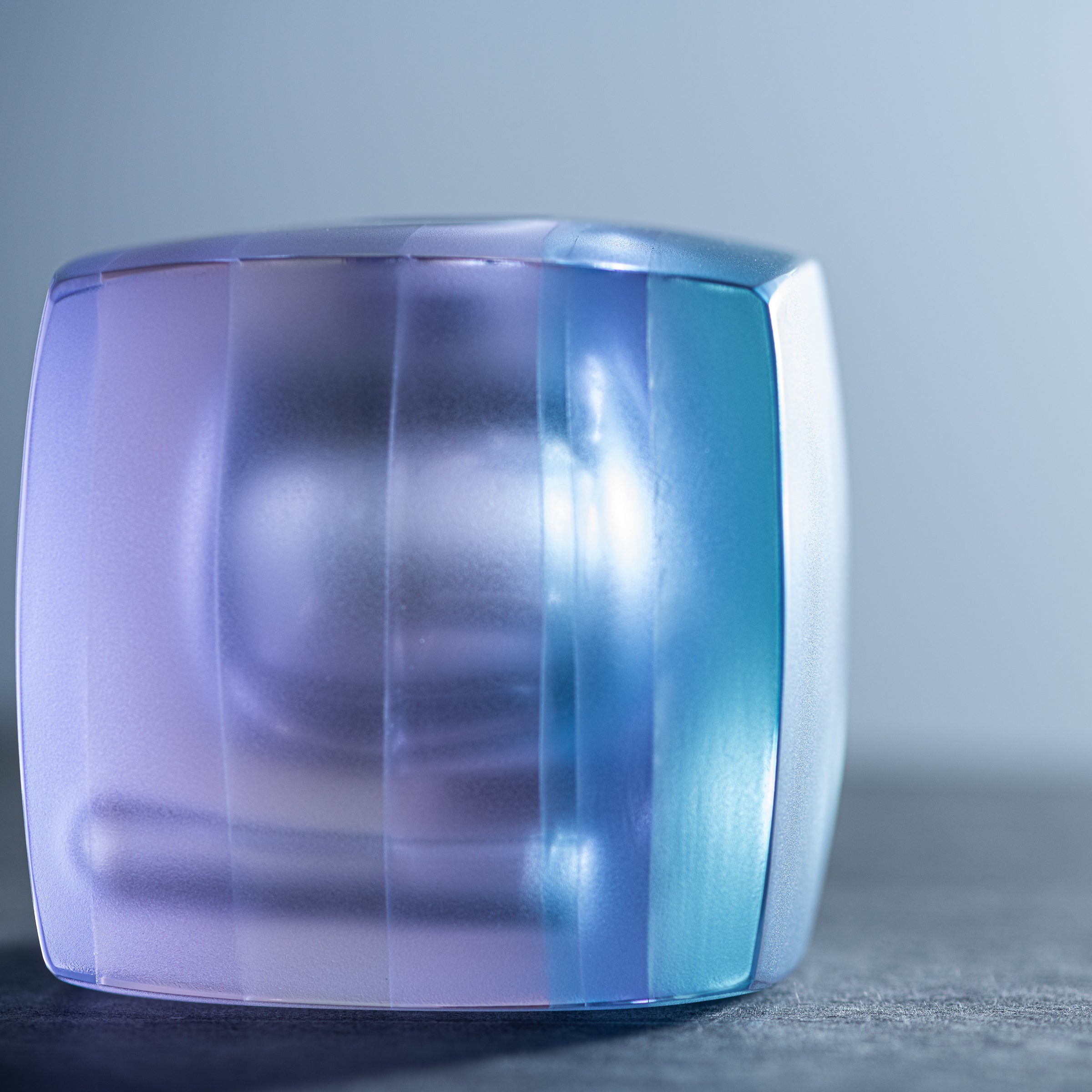 Erinnerungen an Farben Violett Kleine Einzelblumenvase „Twilight“