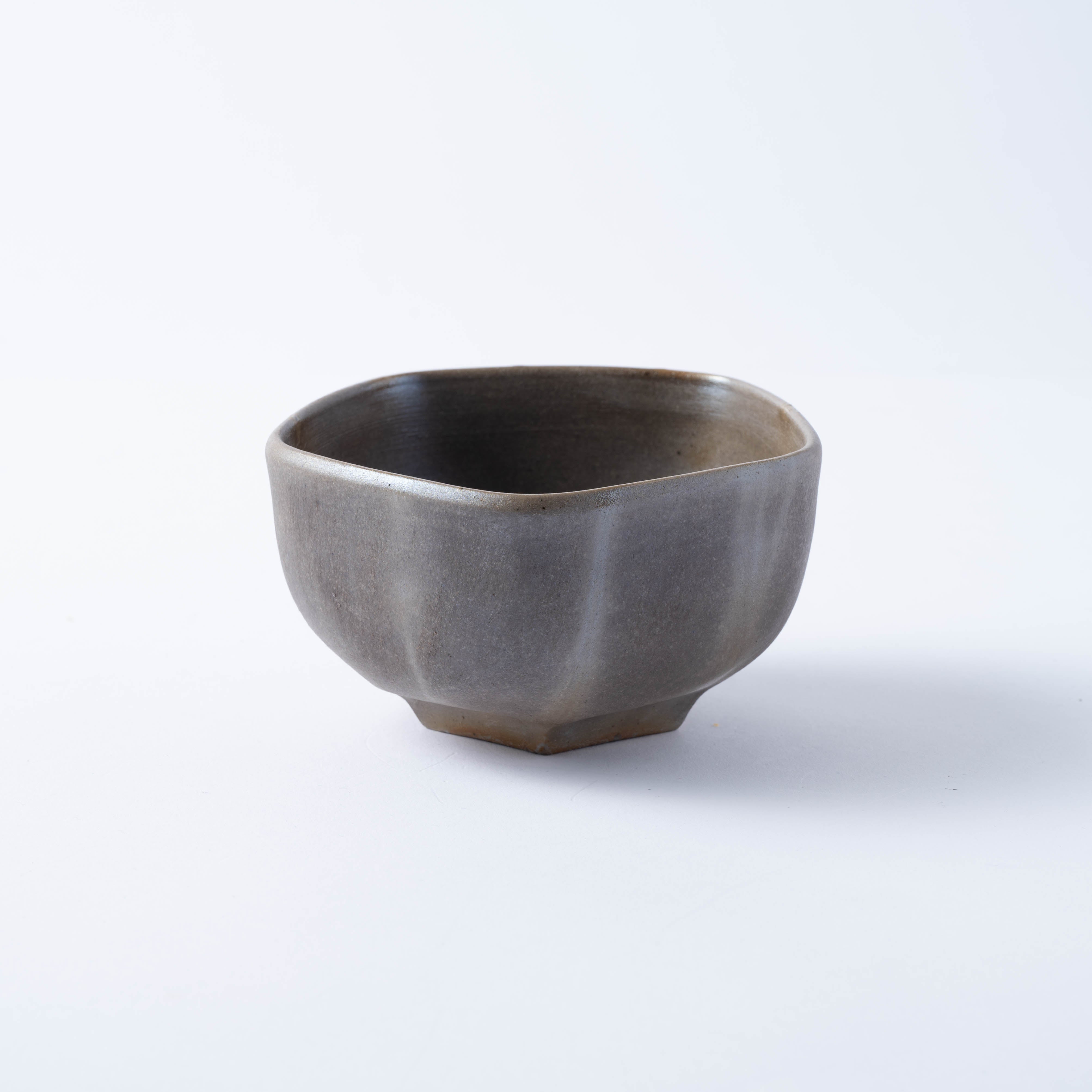 Ao-Bizen Five-Sided Matcha Bowl