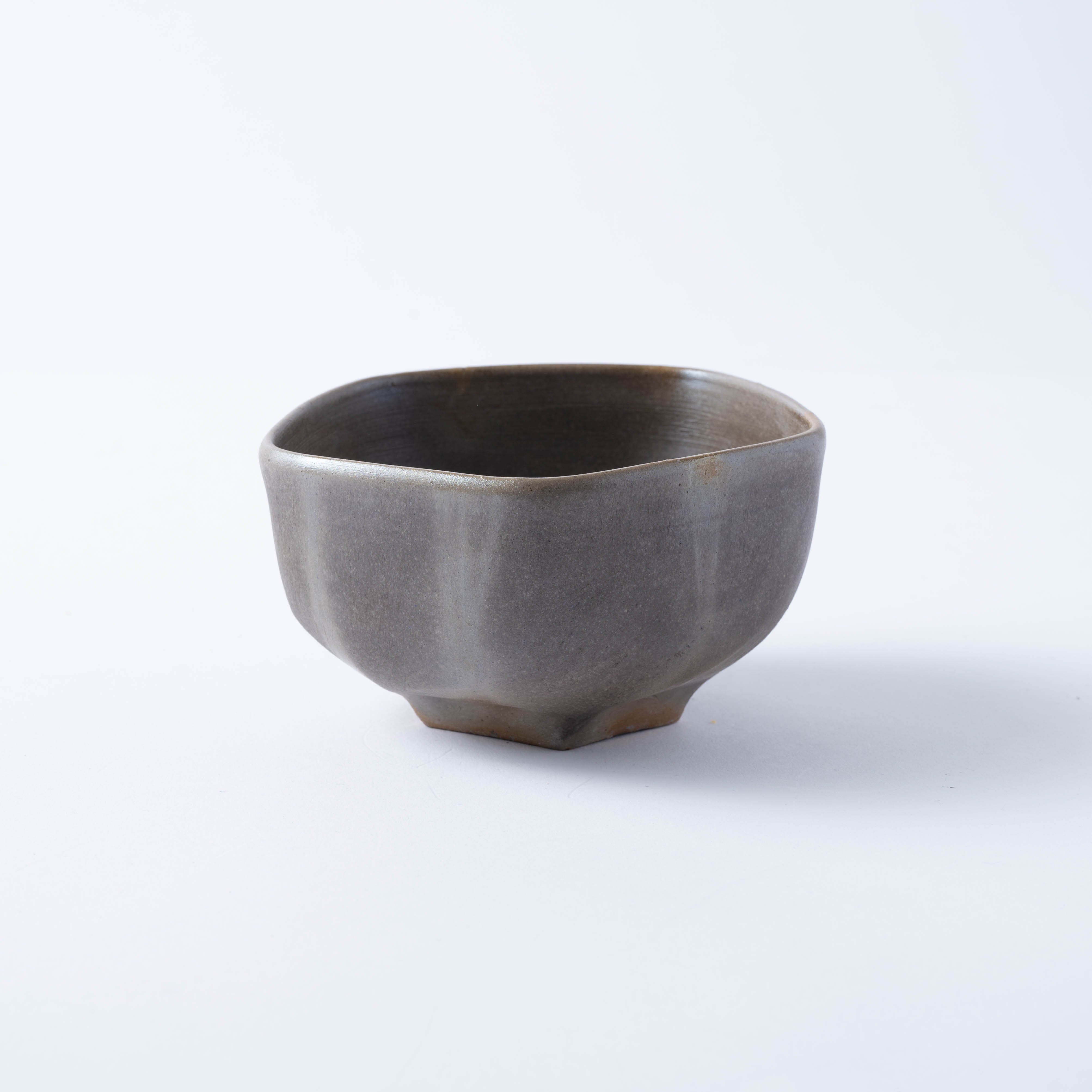Ao-Bizen Five-Sided Matcha Bowl