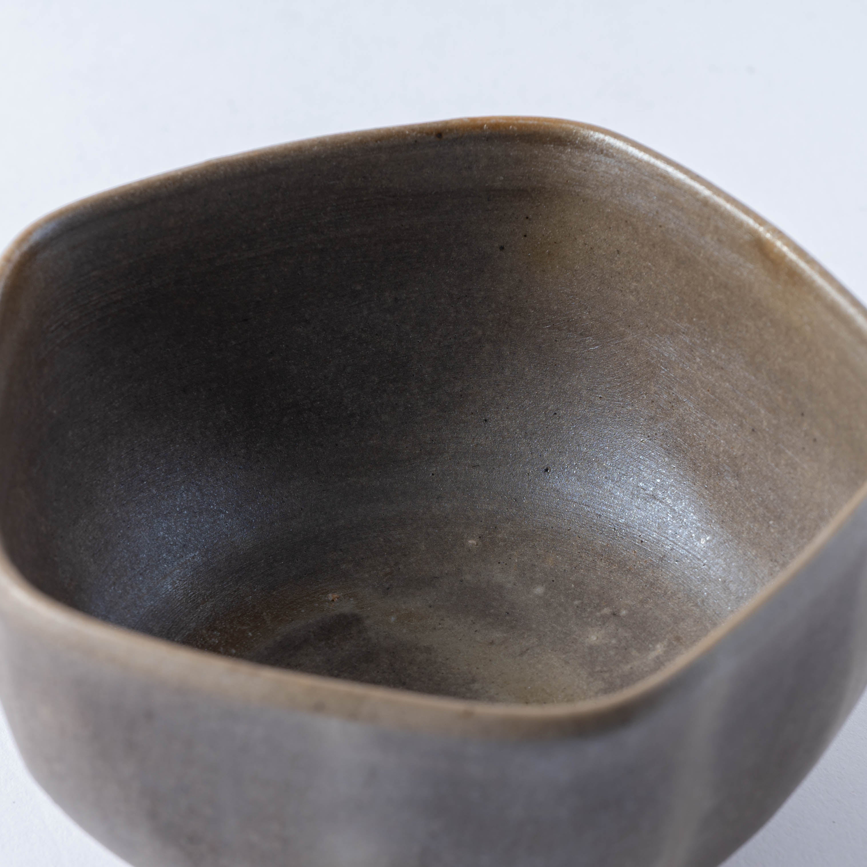 Ao-Bizen Five-Sided Matcha Bowl