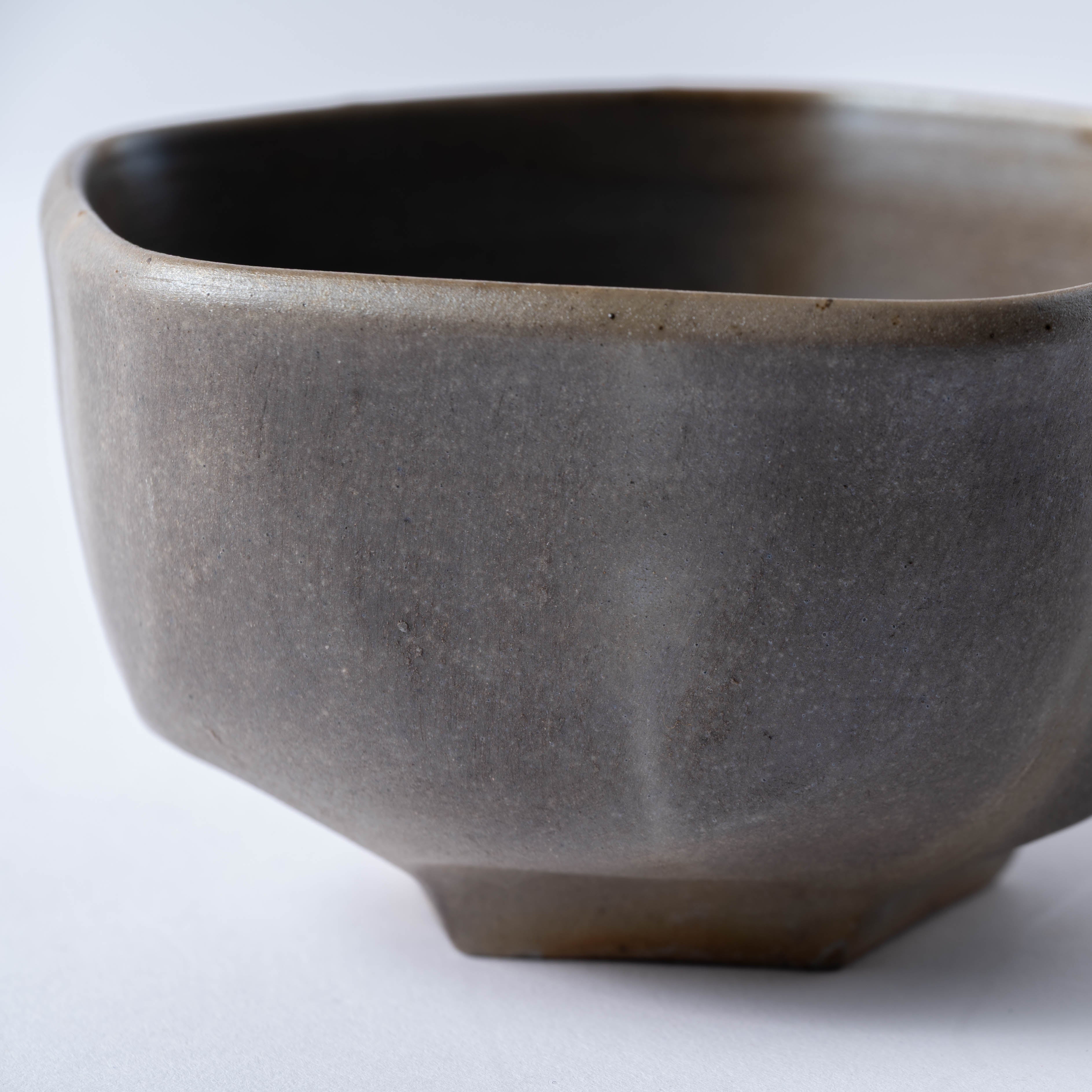 Ao-Bizen Five-Sided Matcha Bowl
