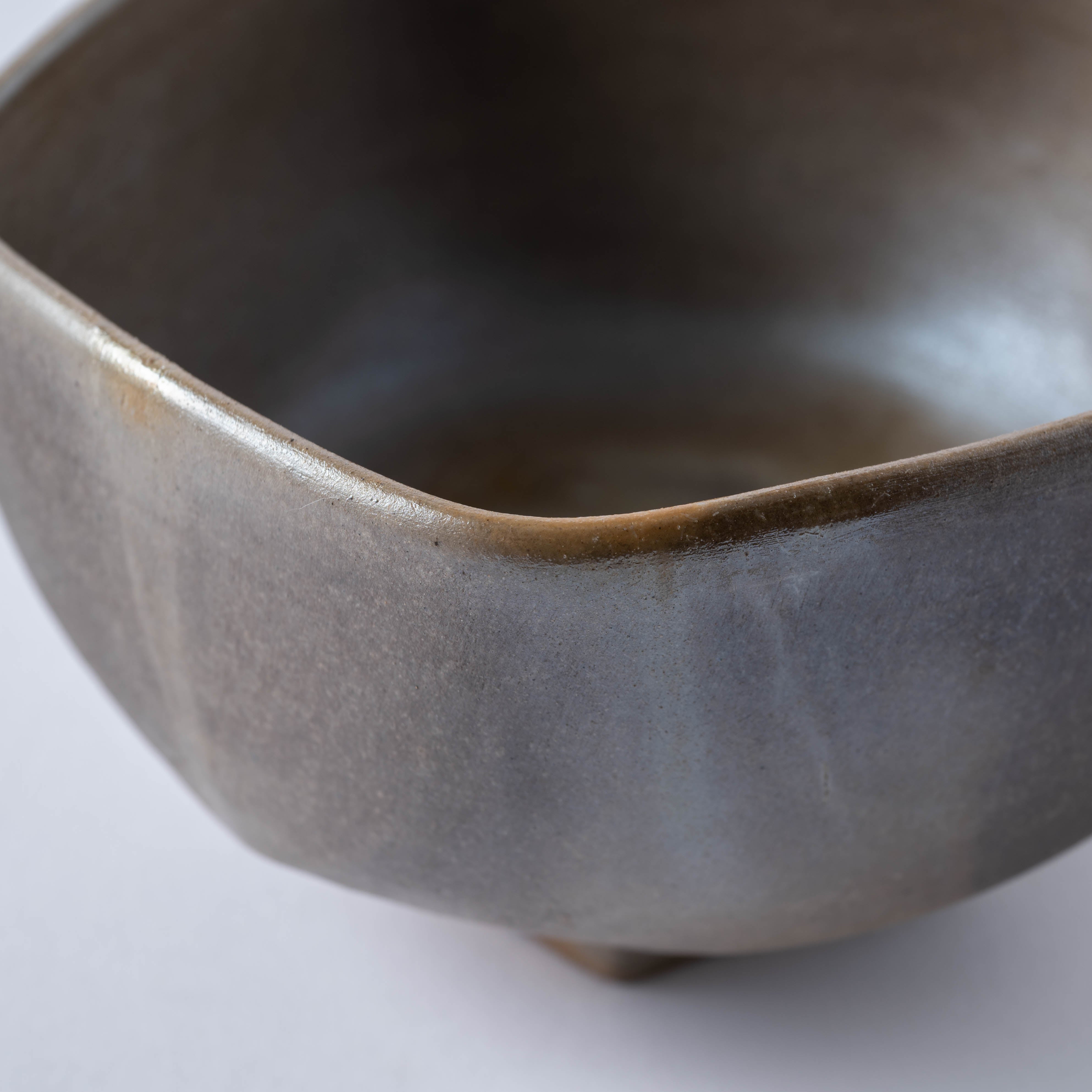 Ao-Bizen Five-Sided Matcha Bowl