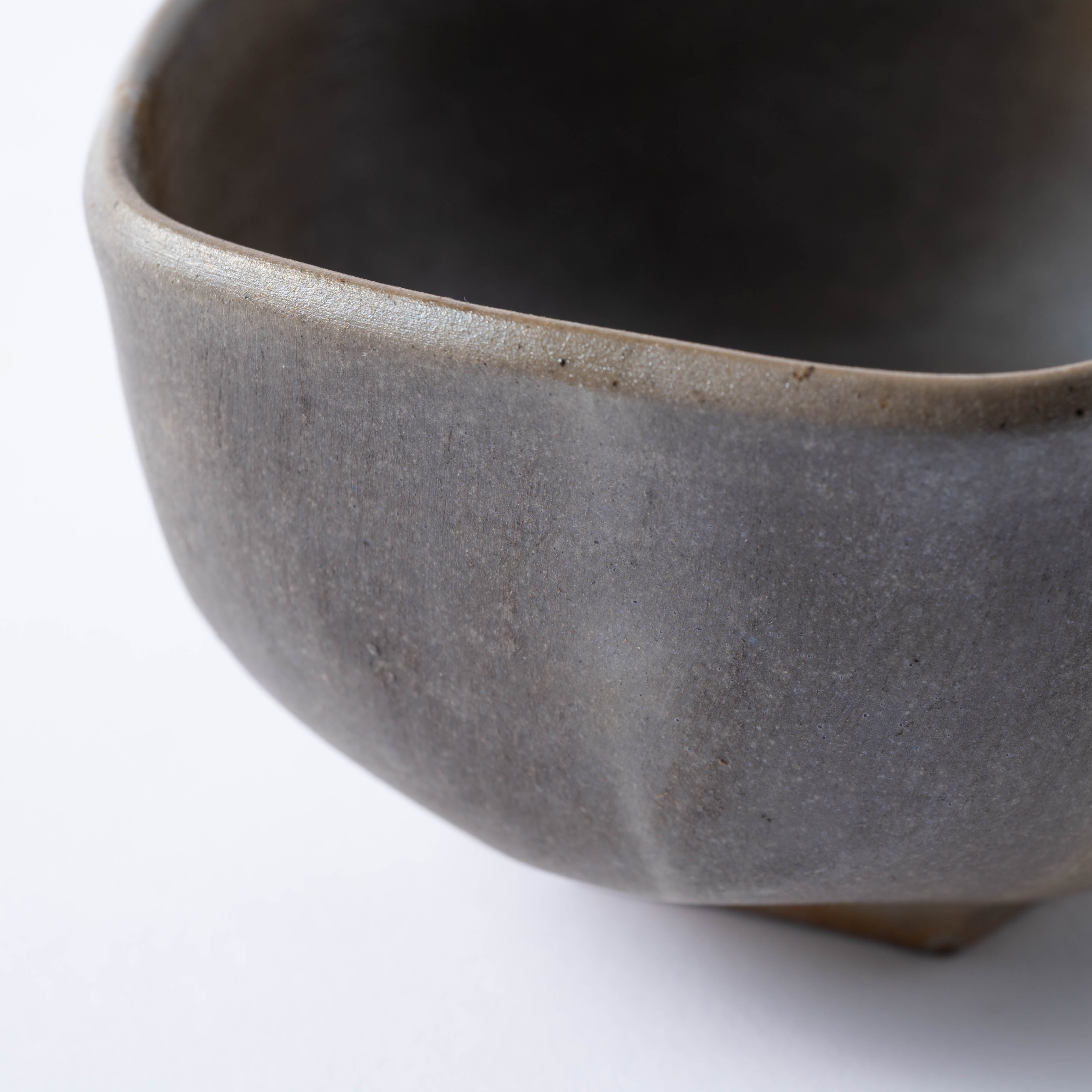 Ao-Bizen Five-Sided Matcha Bowl