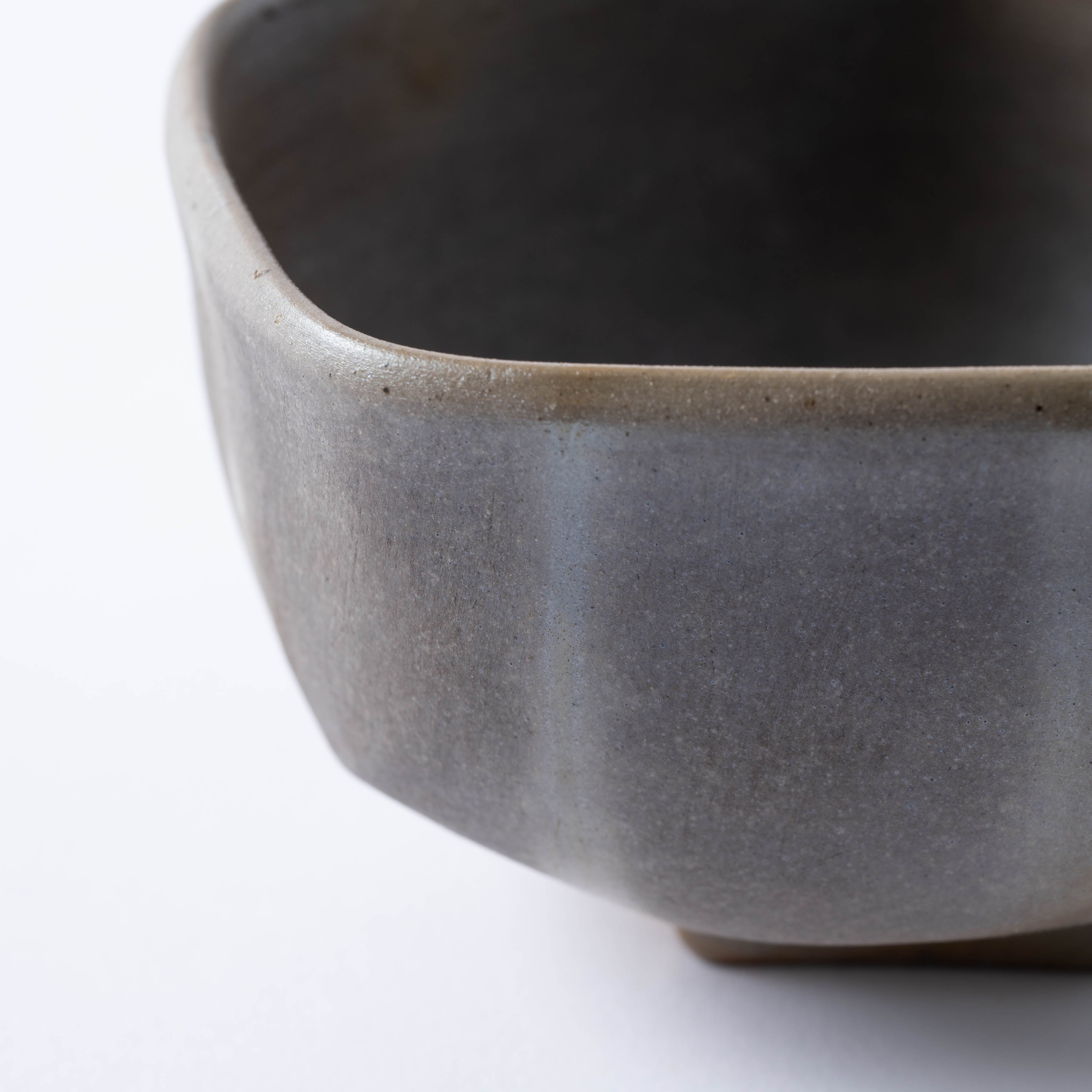 Ao-Bizen Five-Sided Matcha Bowl