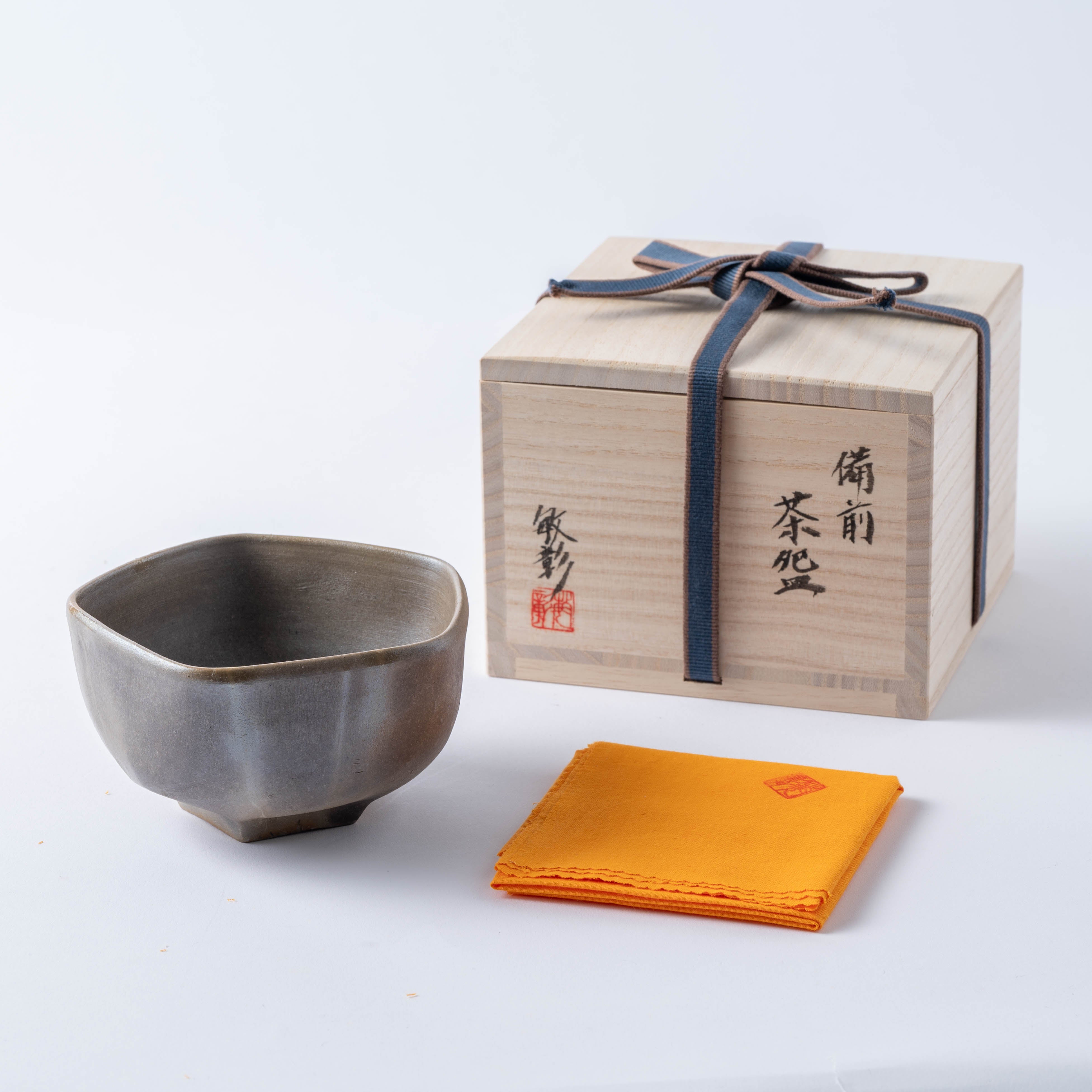 Ao-Bizen Five-Sided Matcha Bowl