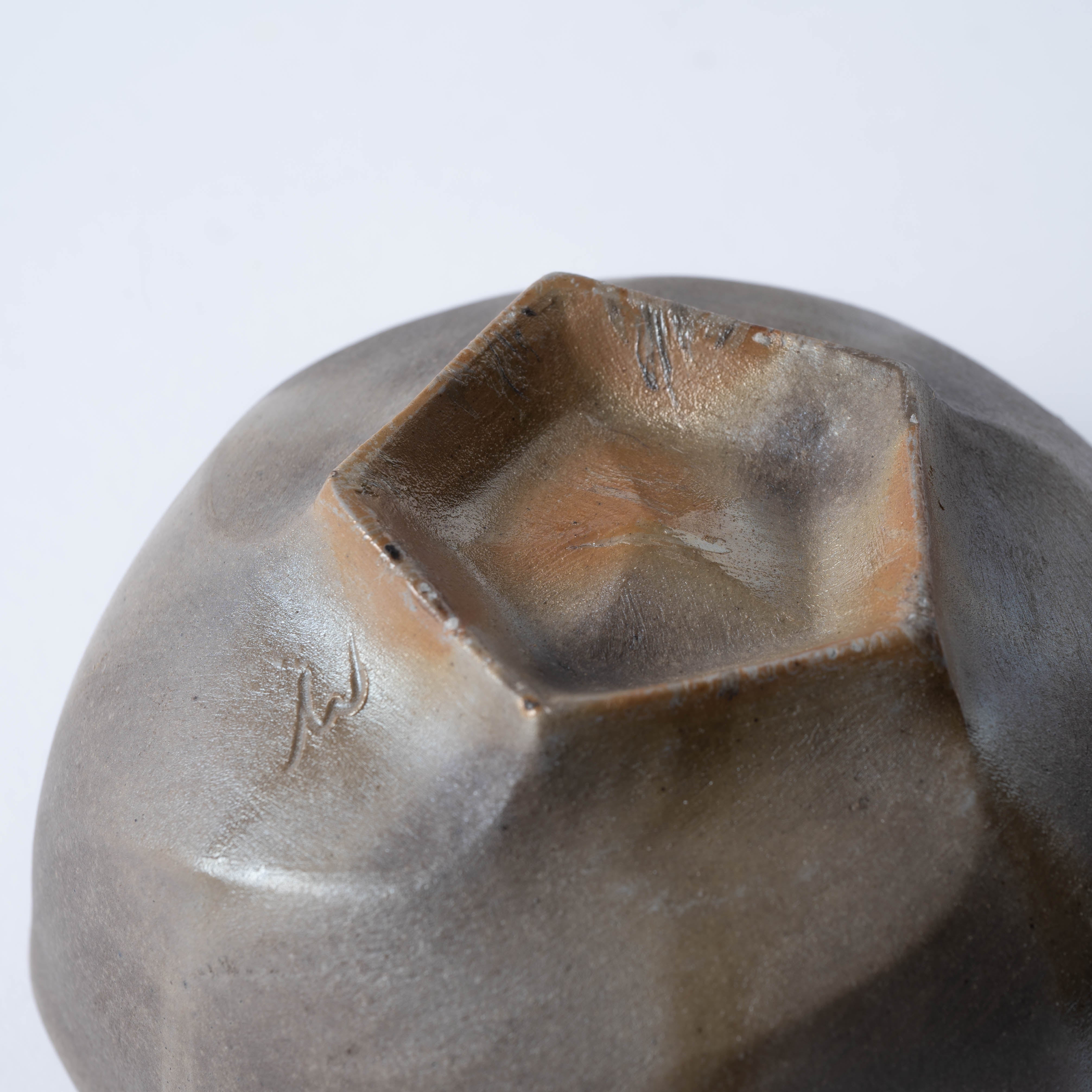 Ao-Bizen Five-Sided Matcha Bowl