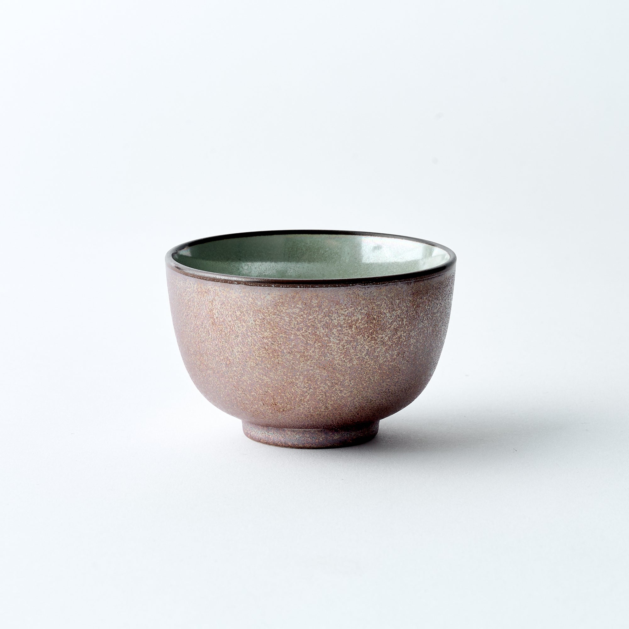 Taza de té japonesa esmaltada con cristales verdes