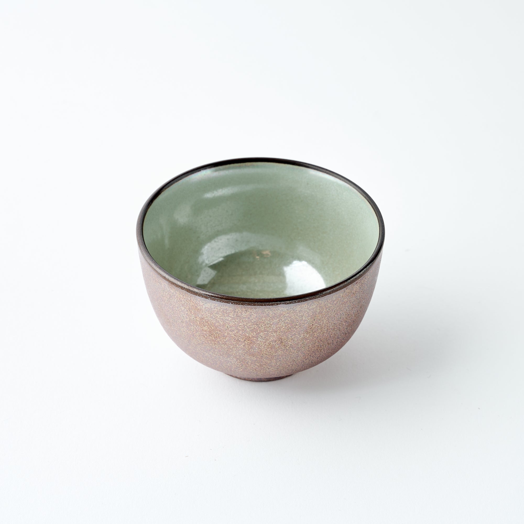 Taza de té japonesa esmaltada con cristales verdes