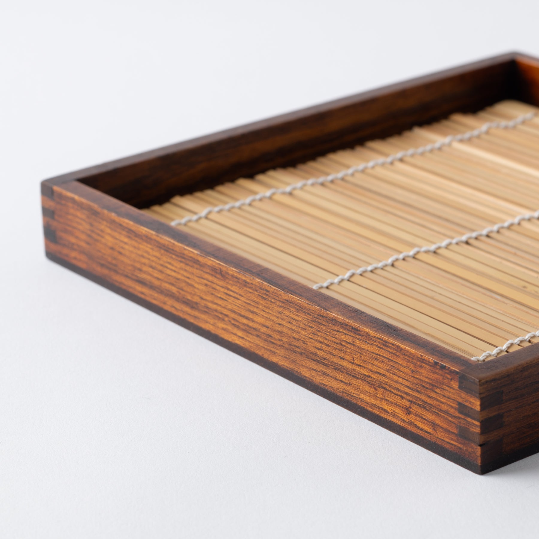 Plateau japonais carré à rebord haut pour soba
