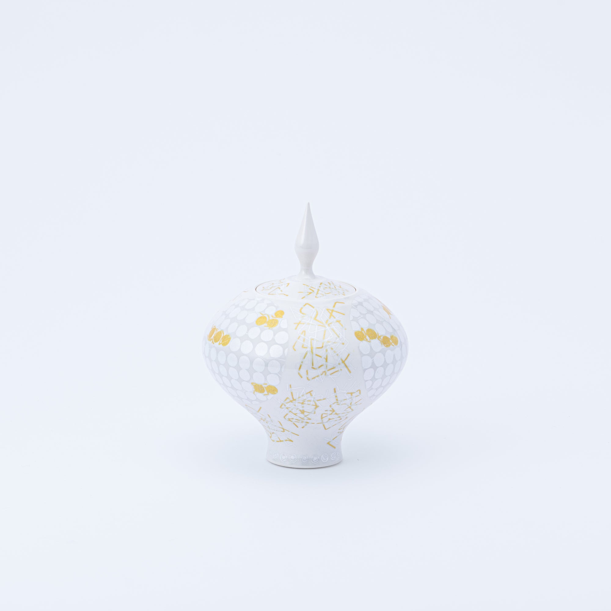 Yuri-Ginsai White Silver Circular Pattern Lidded Vase