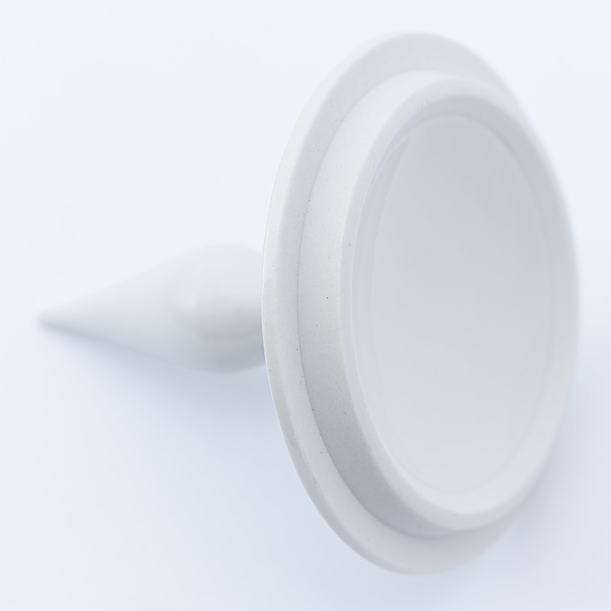 Yuri-Ginsai White Silver Circular Pattern Lidded Vase