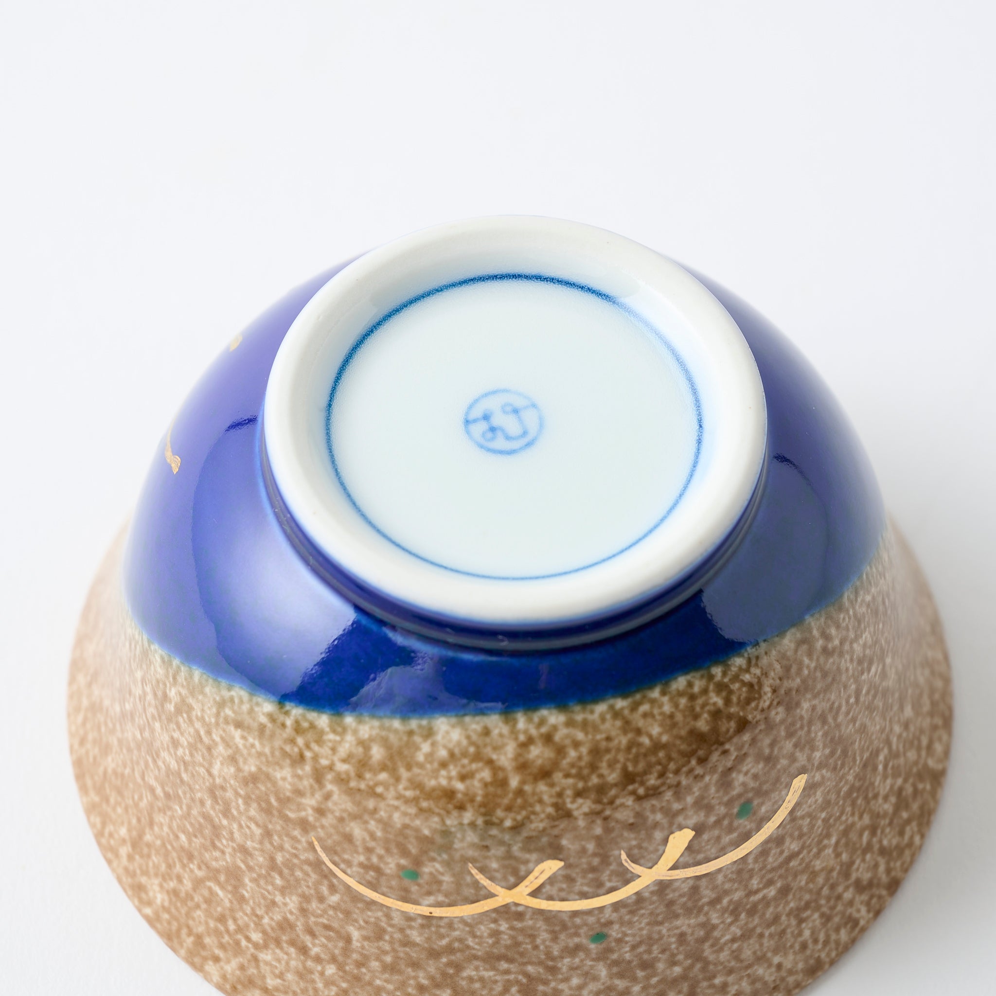 Cuenco Chawanmushi con Crisantemo Dorado y Esmalte Azul