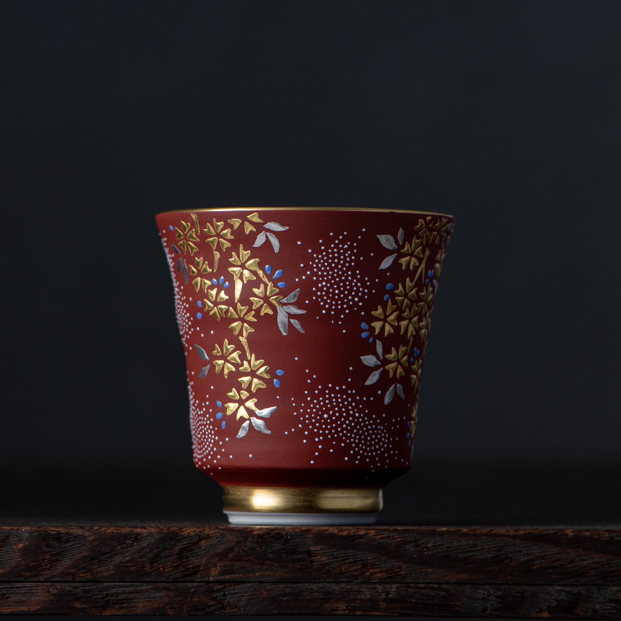Copa de sake Morikin Shirochibu con sakura llorón rojo