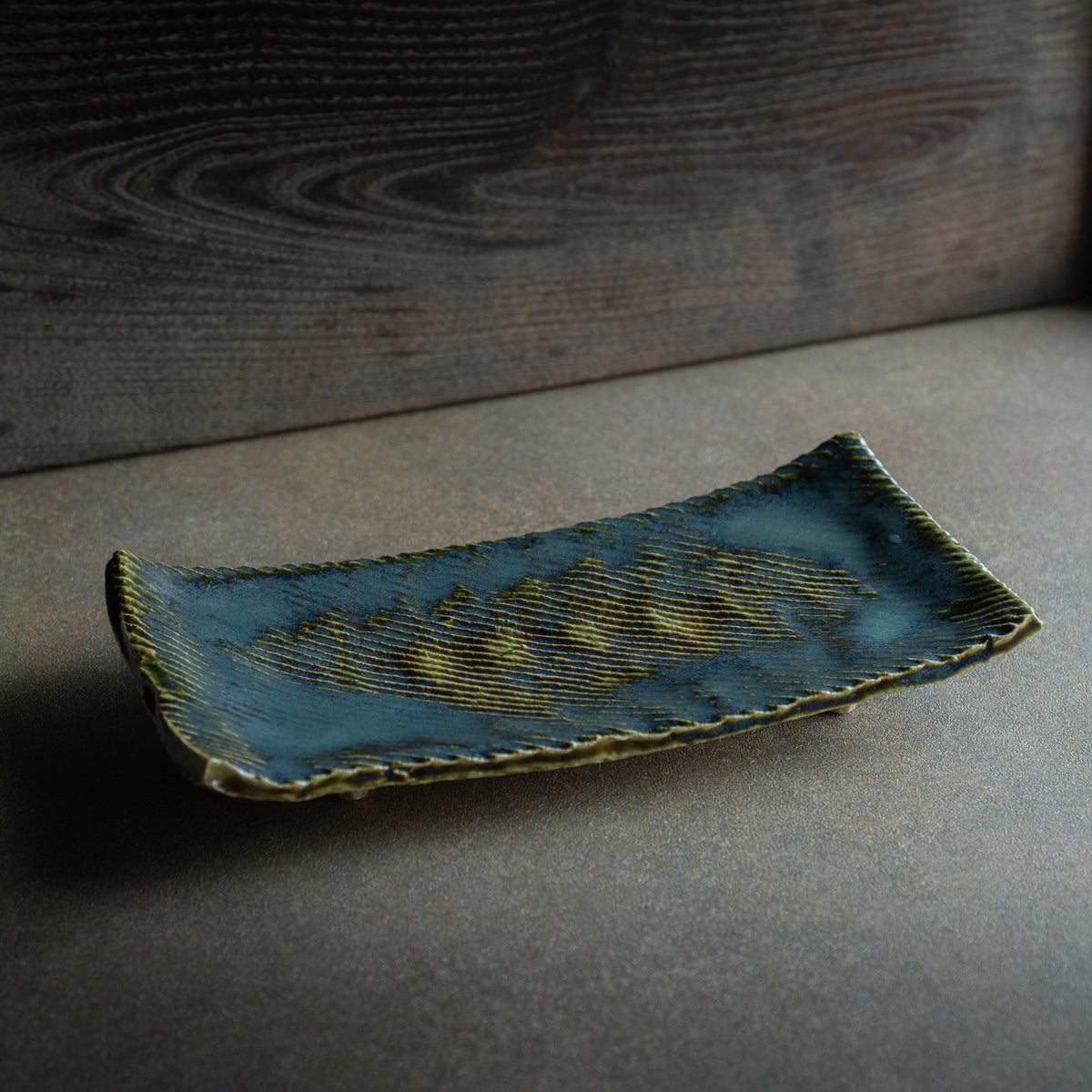 Plato Rectangular con Patas Oribe