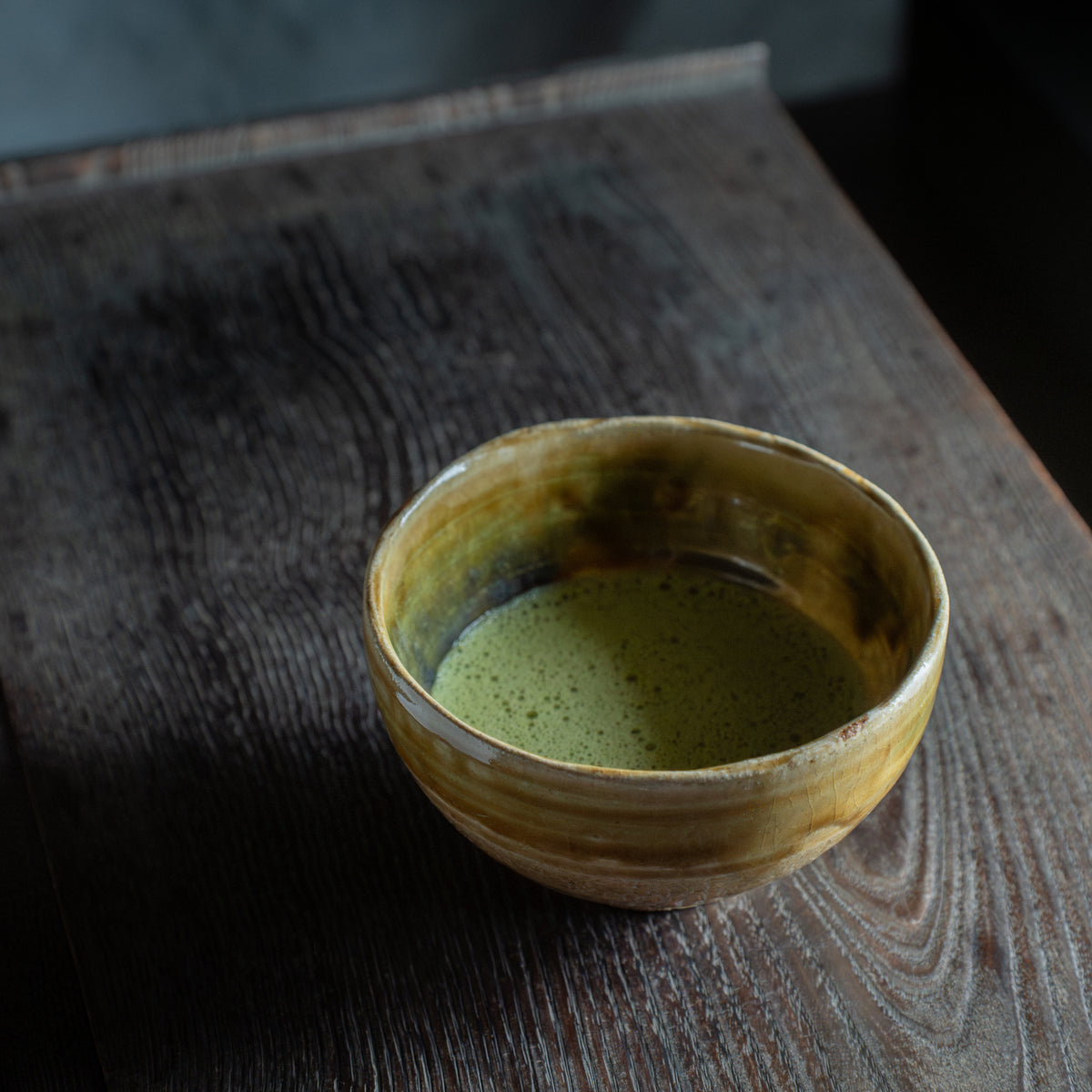 Cuenco de matcha marrón Oribe